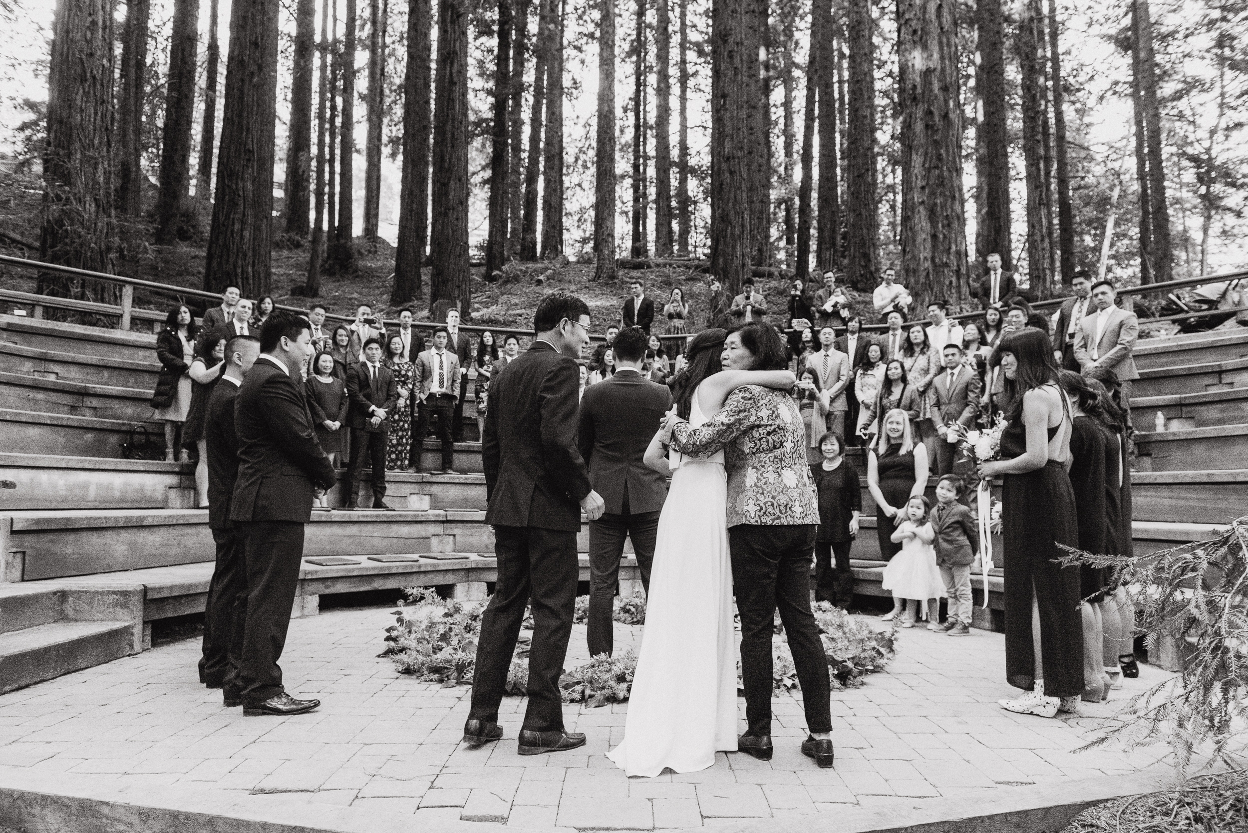 21-mather-redwood-grove-uc-botanical-garden-wedding-vivianchen-136.jpg