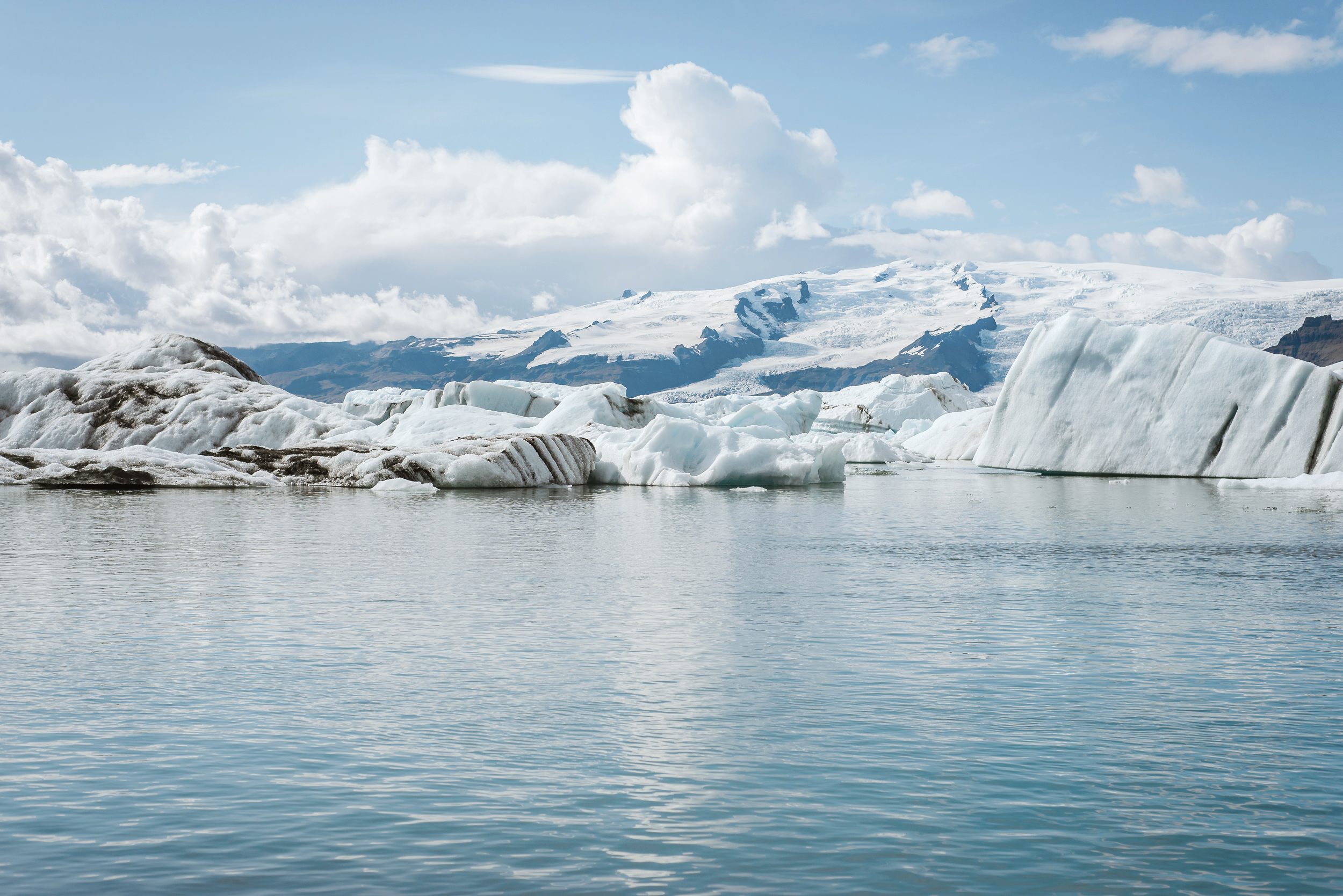 02-destination-wedding-iceland-engagement-session-vivianchen-006.jpg