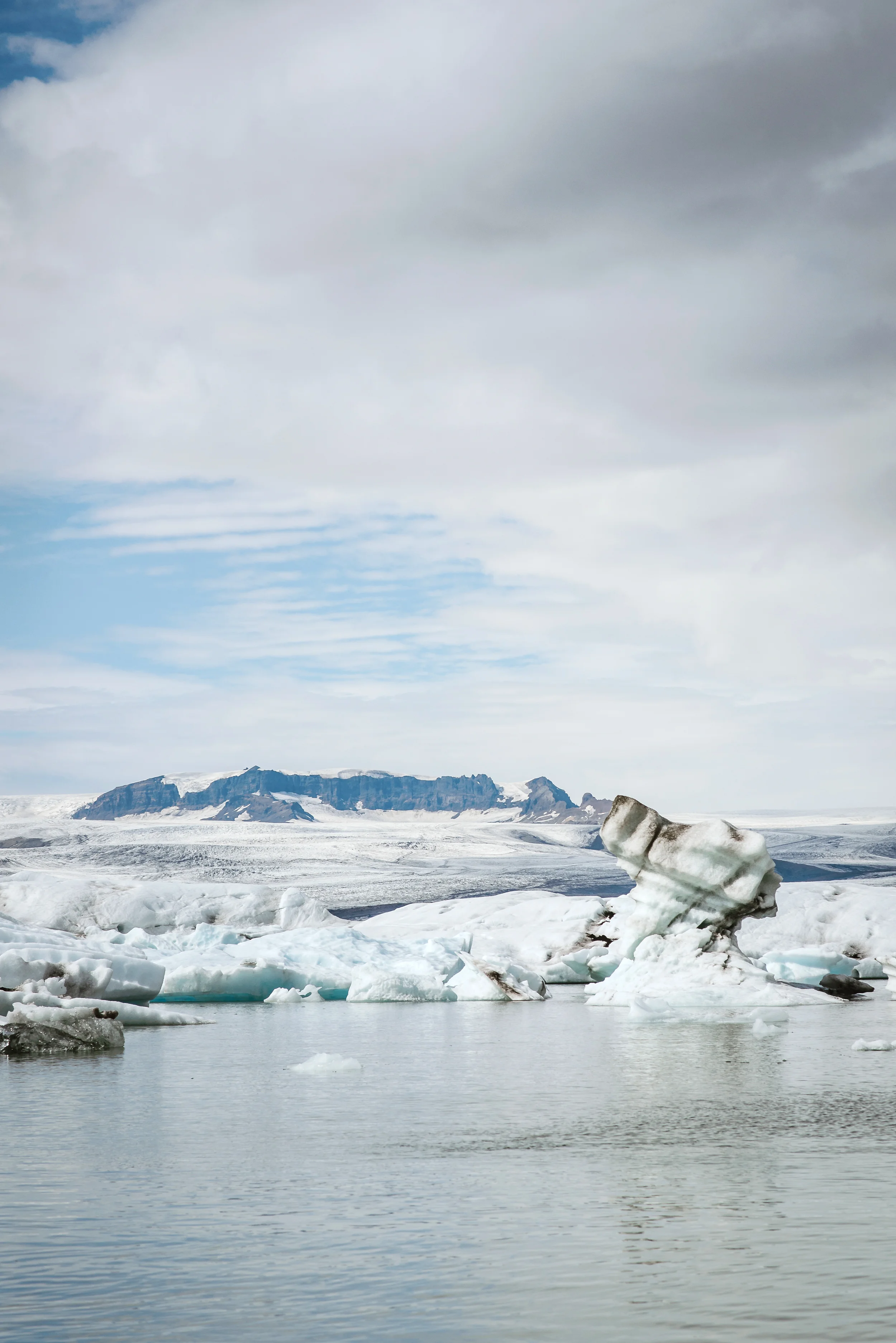 05-destination-wedding-iceland-engagement-session-vivianchen-008.jpg