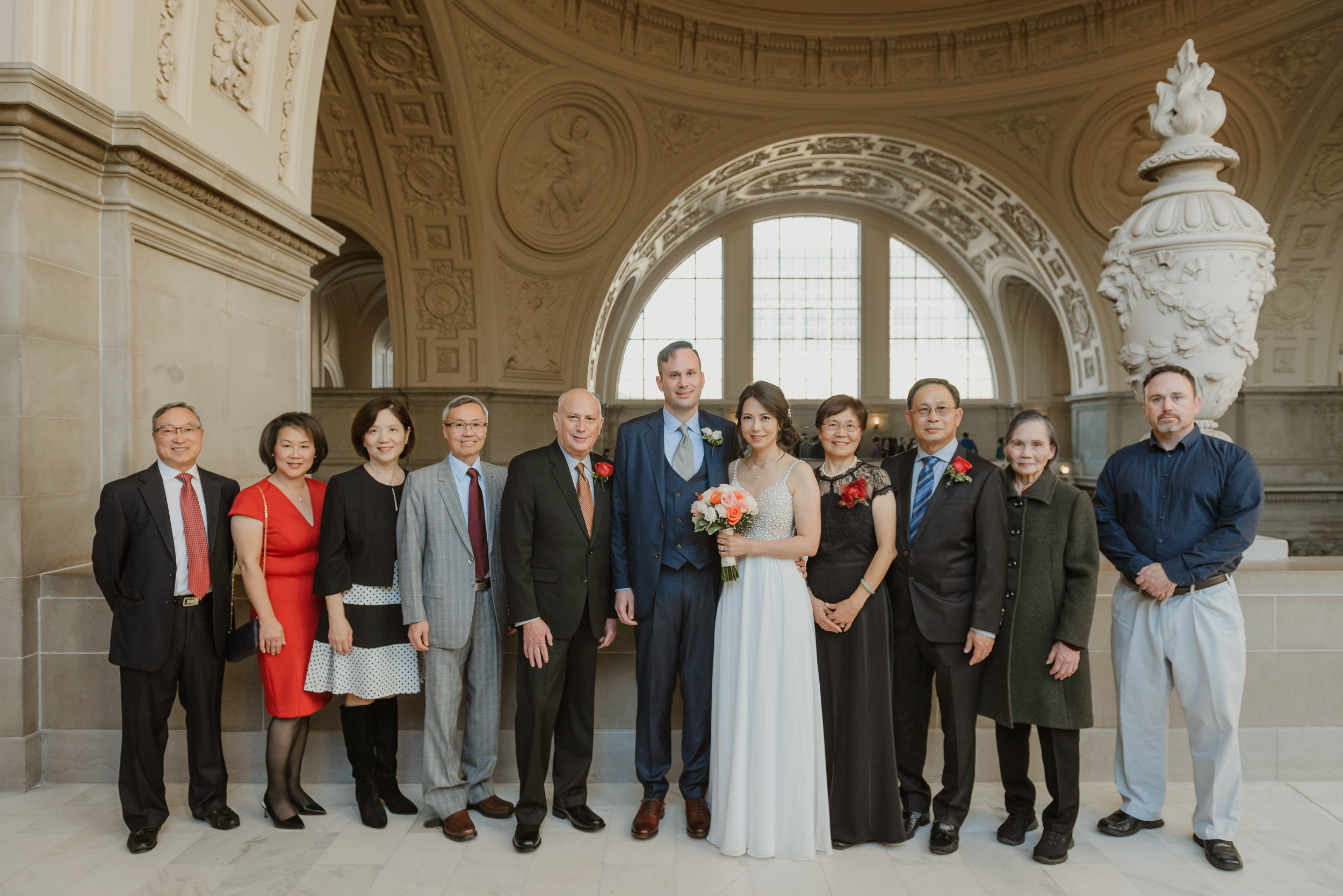 20-christmas-san-francisco-city-hall-elopement-vivianchen-127.jpg