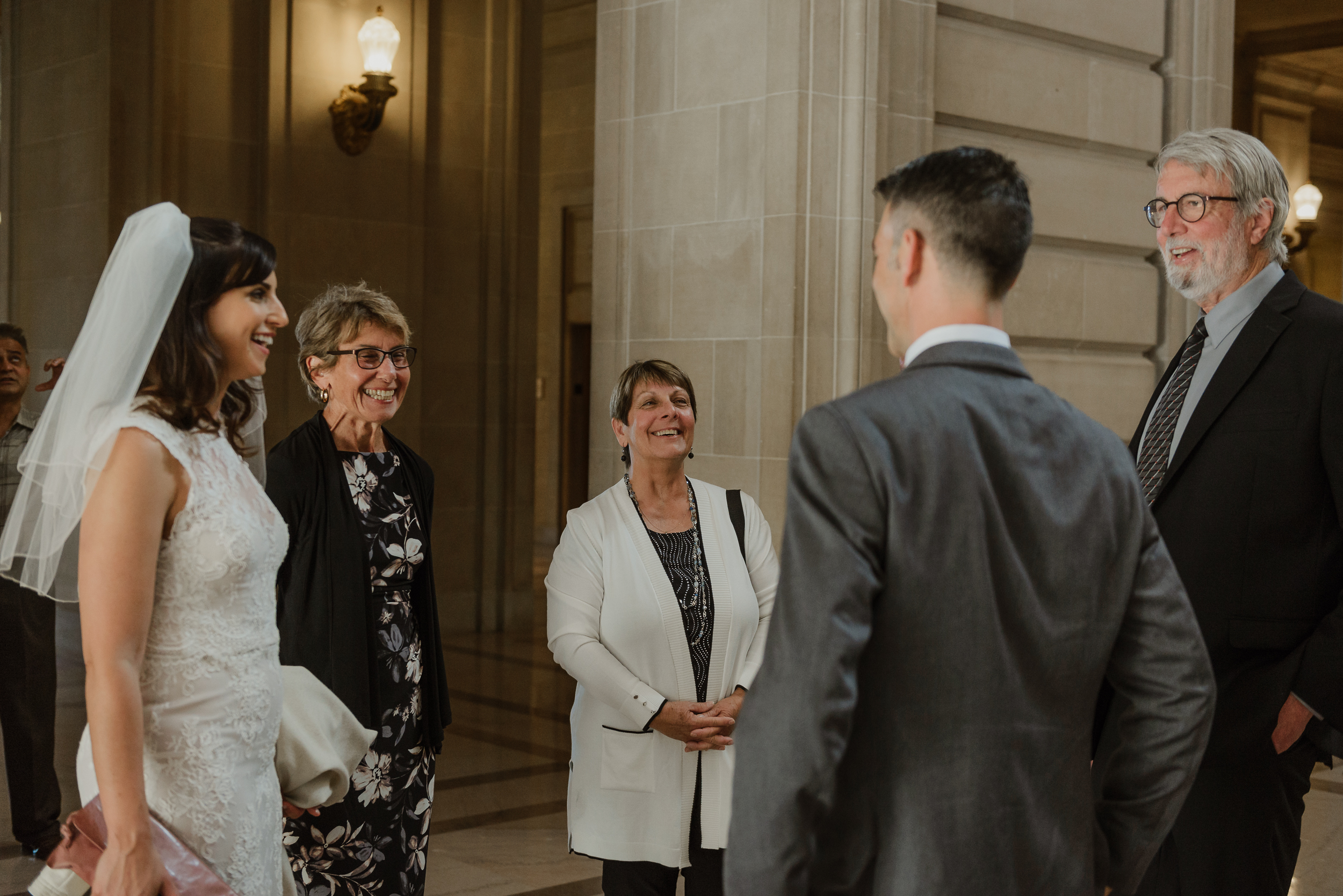 02-simple-san-francisco-city-hall-elopement-vivianchen-031.jpg