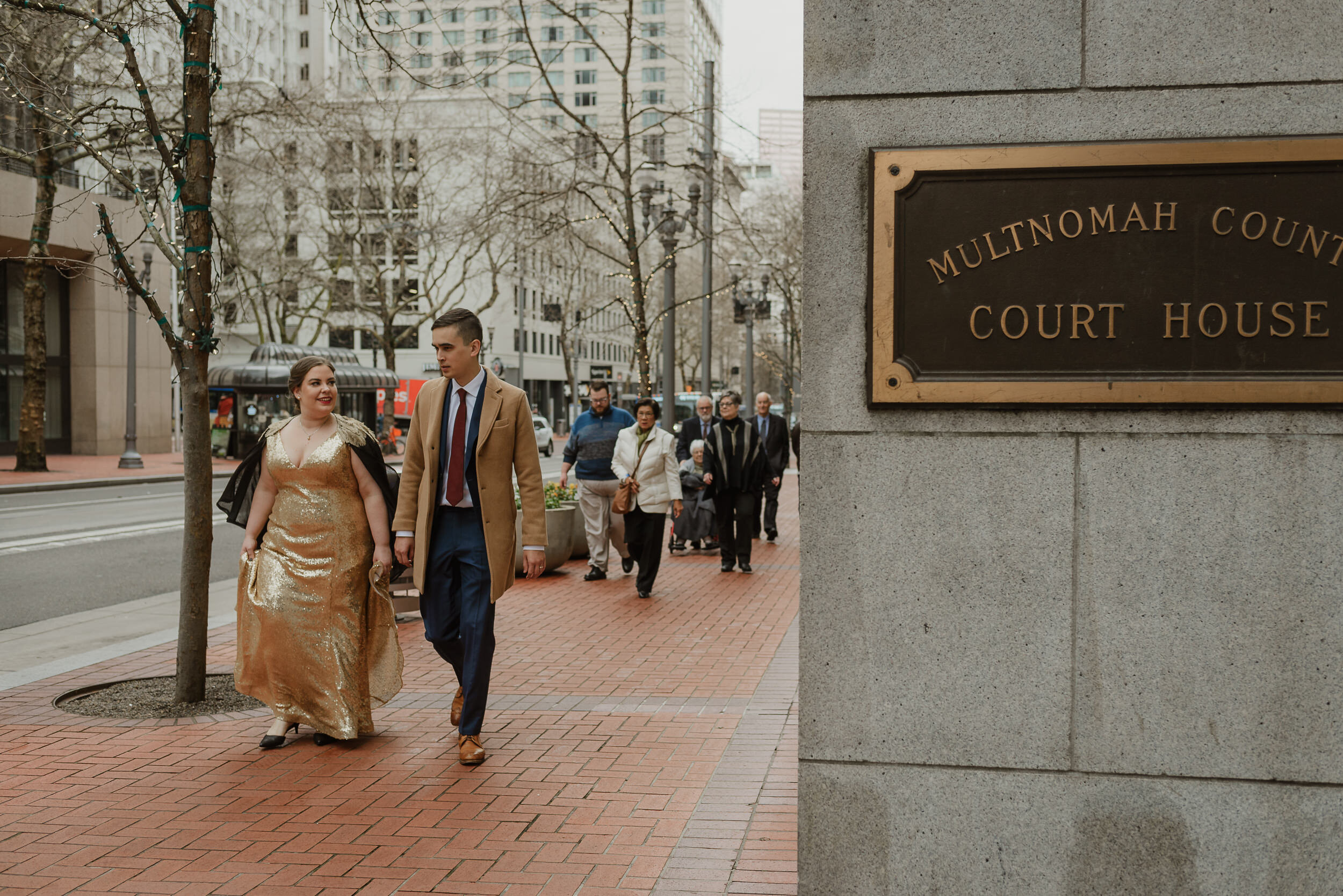 075-intimate-portland-courthouse-wedding-vivianchen-0732.jpg