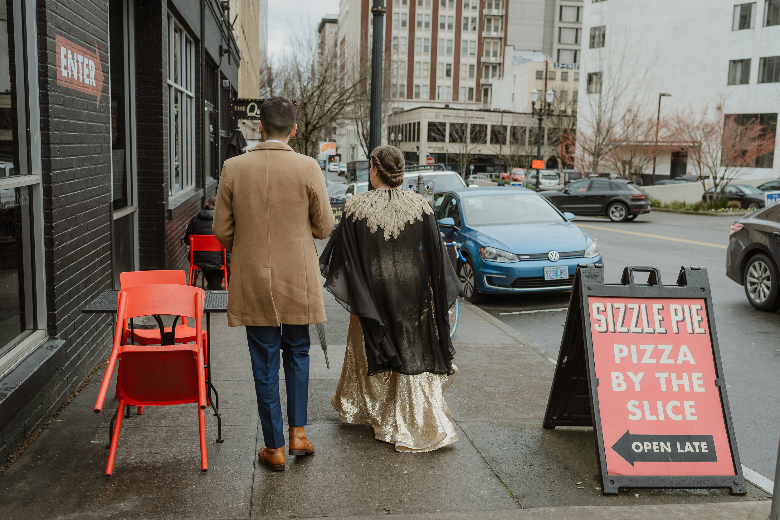 081-intimate-portland-courthouse-wedding-vivianchen-0842.jpg