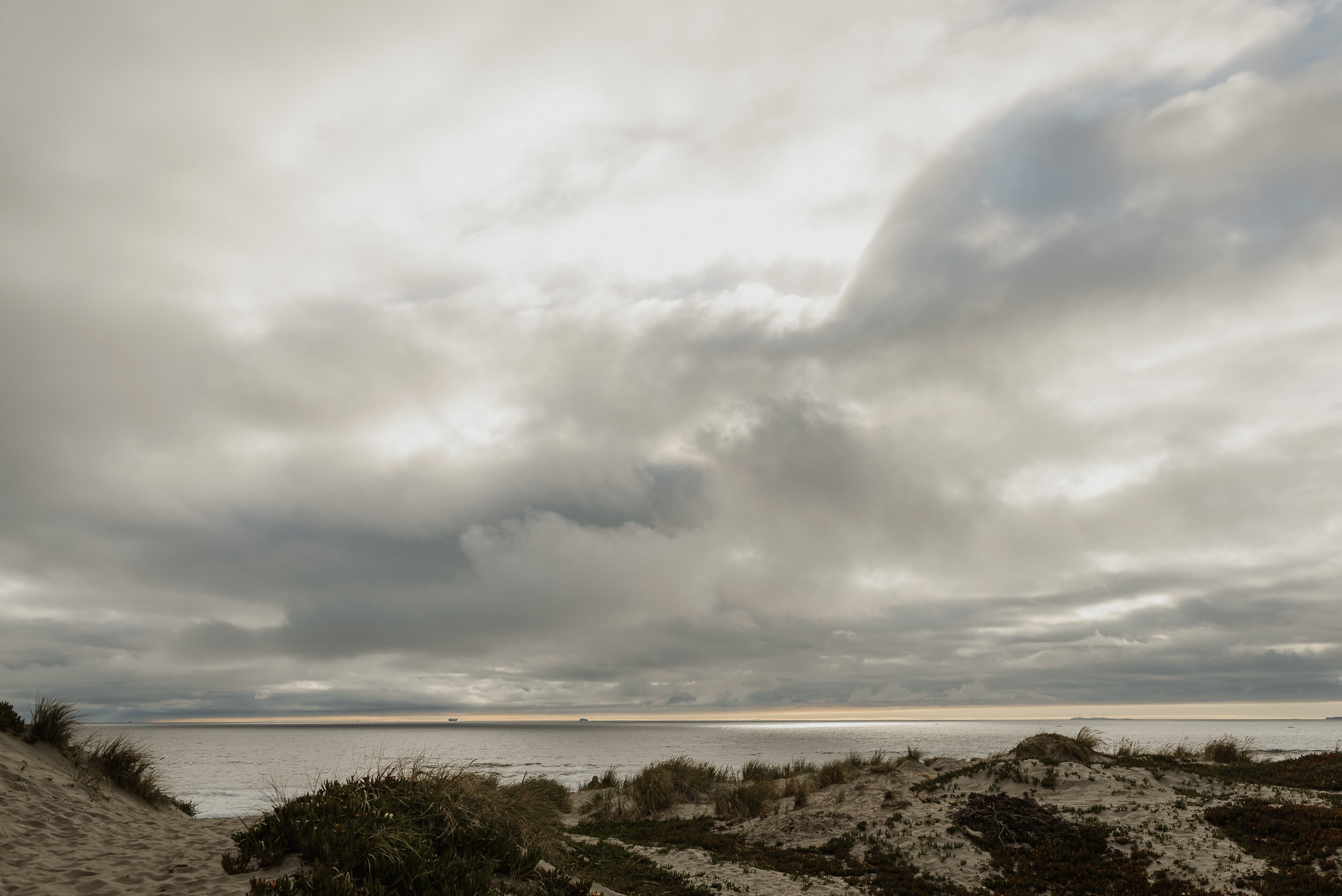 ocean-beach-san-francisco-sunset-engagement-session-vivianchen-16.jpg