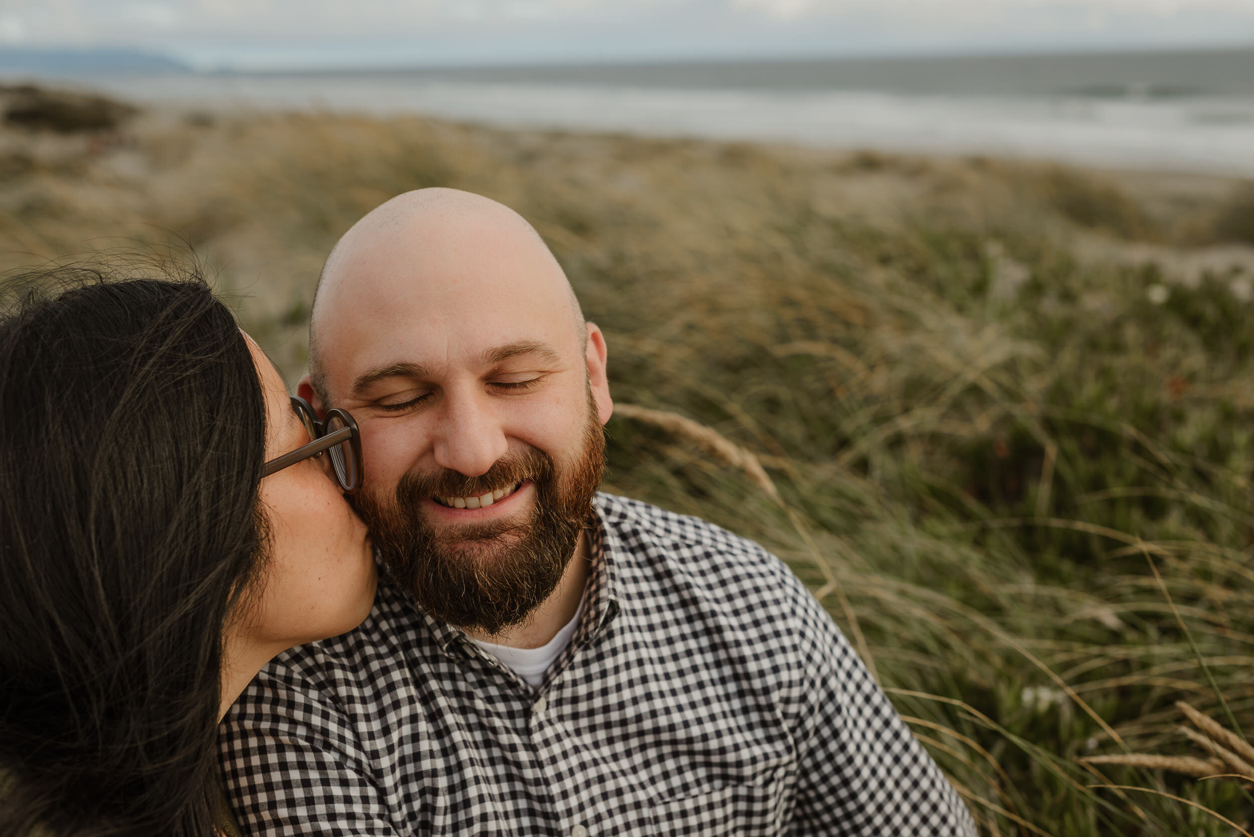 ocean-beach-san-francisco-sunset-engagement-session-vivianchen-33.jpg