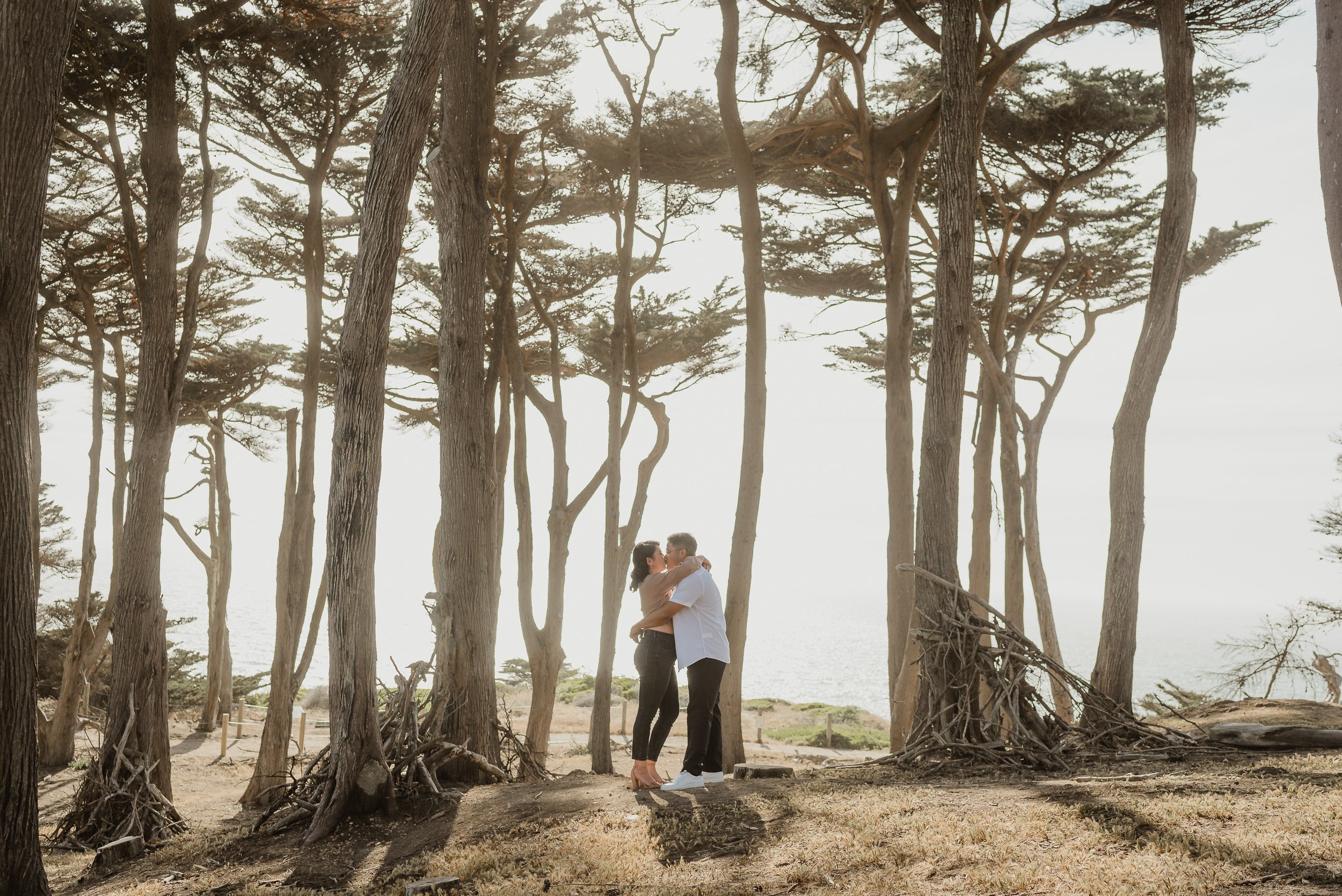 003-summertime-sunset-lands-end-engagement-session-vivianchen-014.jpg