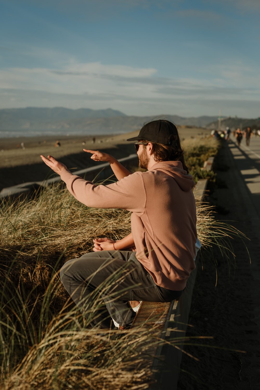 002outer-sunset-ocean-beach-san-francisco-engagement-session-vivianchen-029.jpg