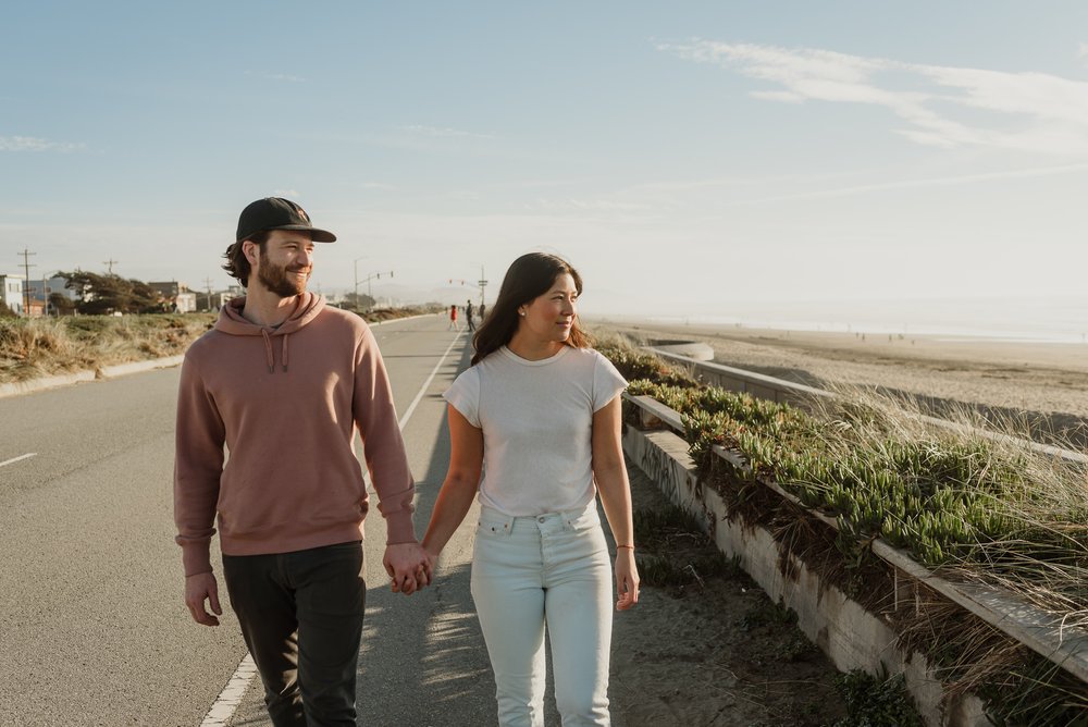 005outer-sunset-ocean-beach-san-francisco-engagement-session-vivianchen-049.jpg