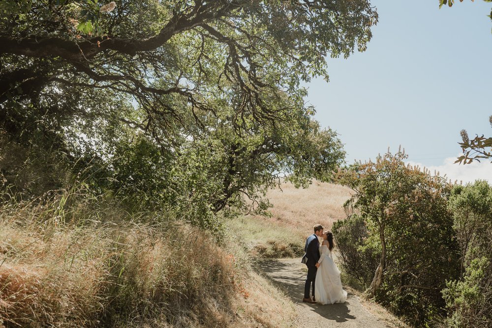 060-intimate-russian-ridge-preserve-wedding-vivianchen-249.jpg