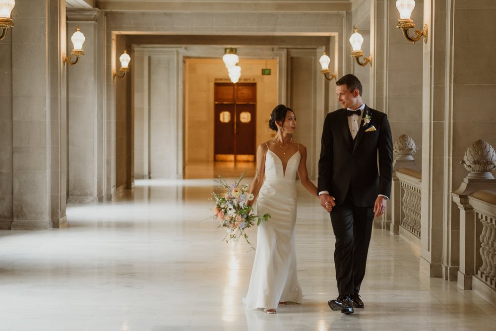 42-san-francisco-city-hall-marshalls-beach-elopement-vivianchen-226.jpg