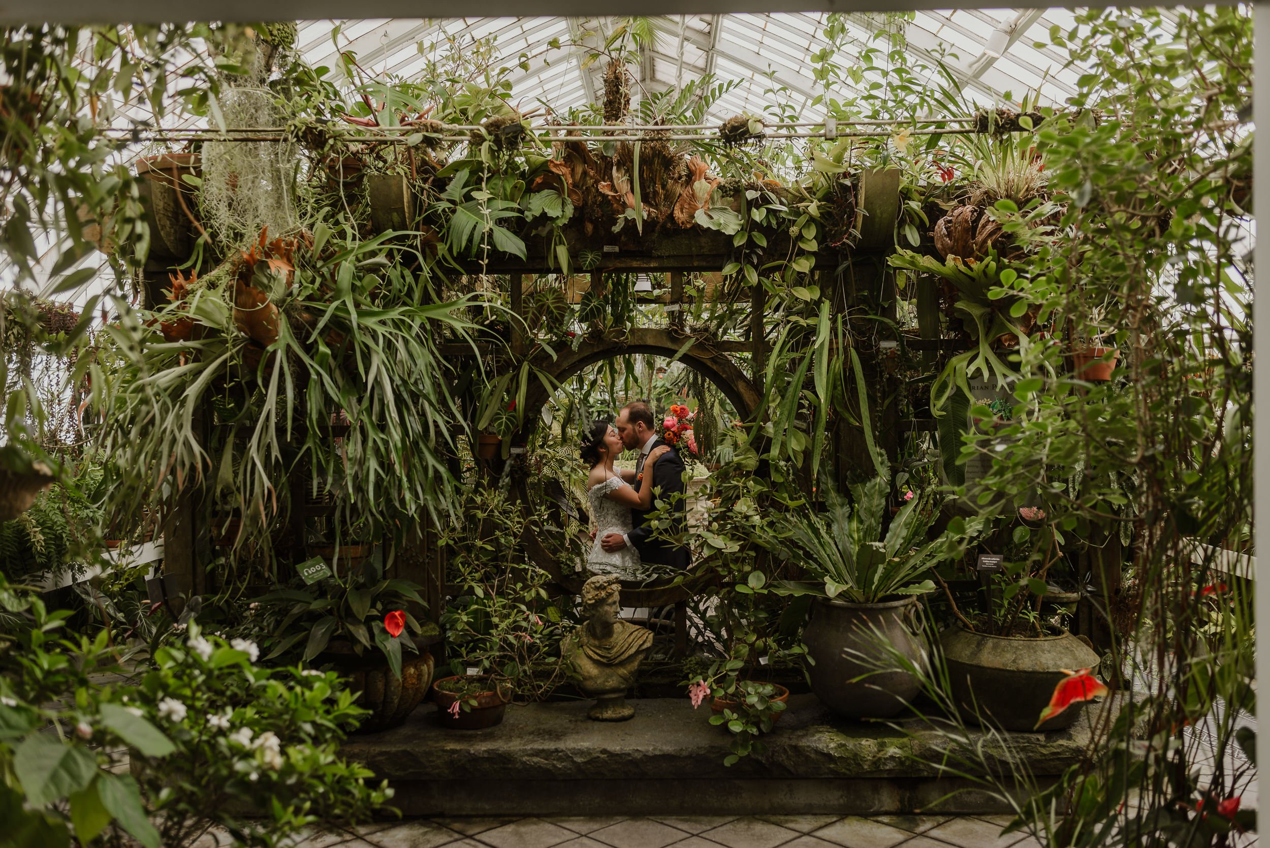 034-san-francisco-conservatory-of-flowers-wedding-vivianchen-236.jpg