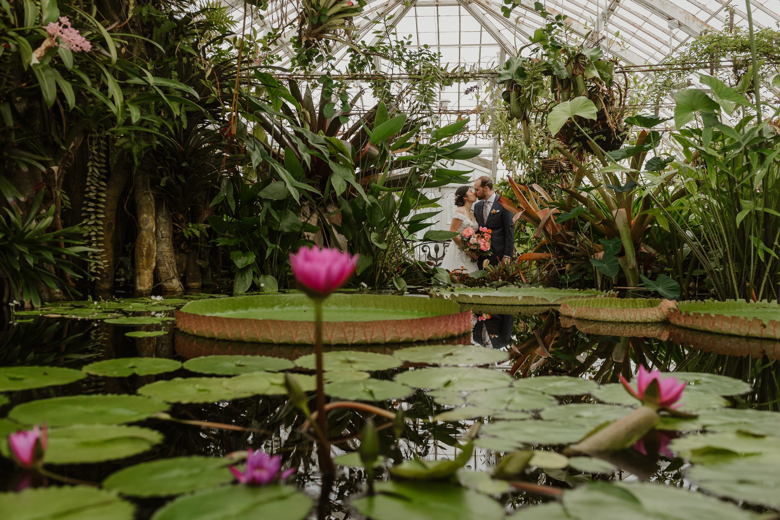 037-san-francisco-conservatory-of-flowers-wedding-vivianchen-281.jpg