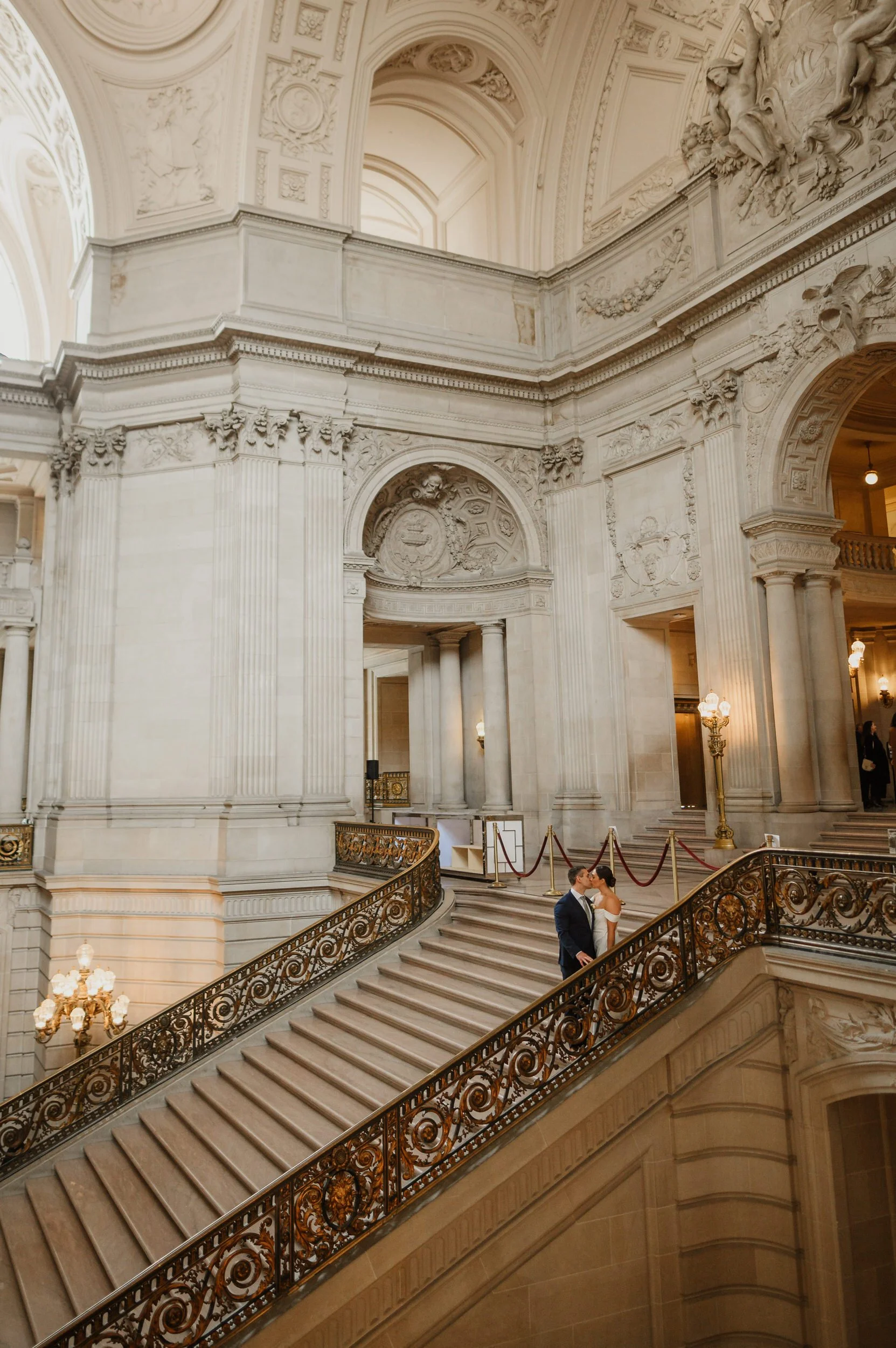 044-san-francisco-city-hall-piccino-wedding-vivianchen431.jpg