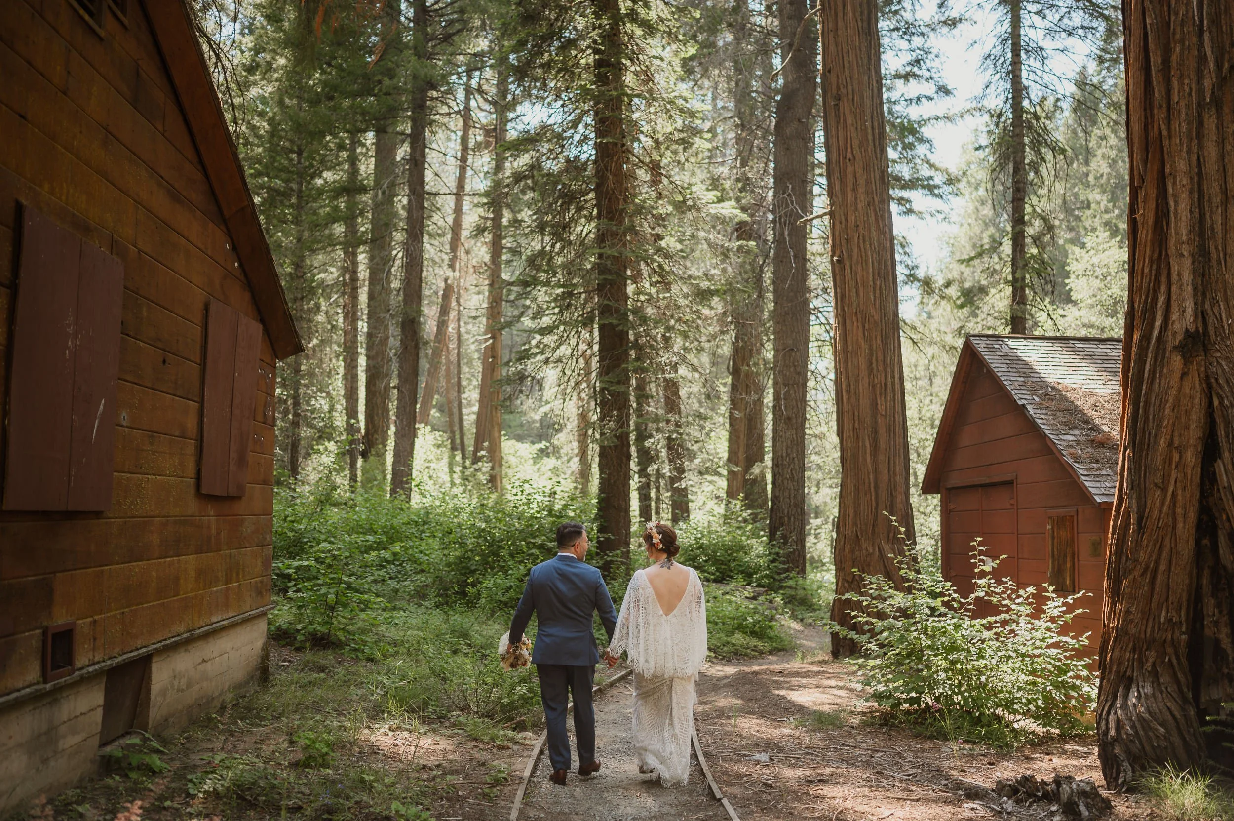 027-evergreen-lodge-yosemite-wedding-vivianchen-204.jpg