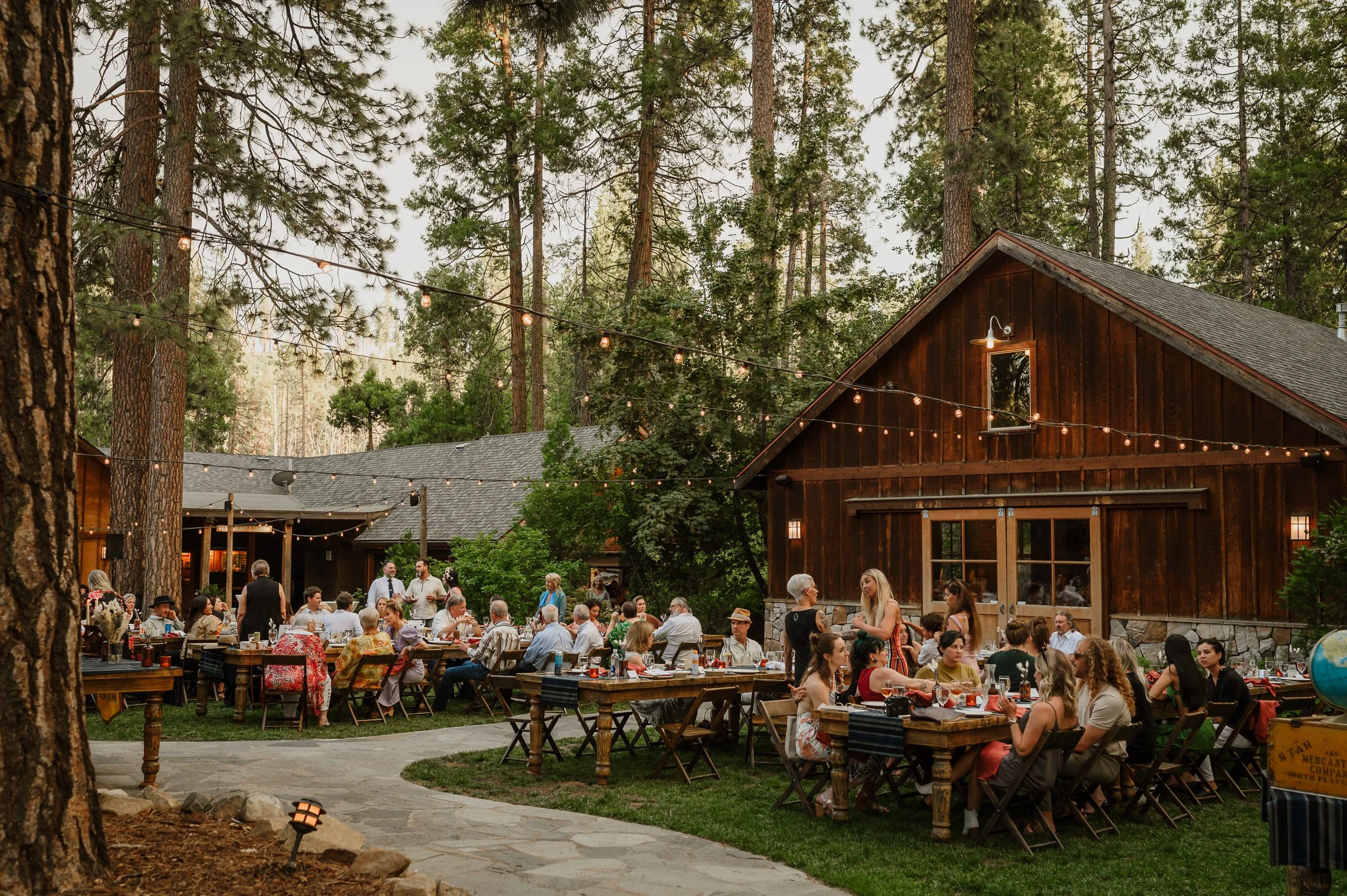 113-evergreen-lodge-yosemite-wedding-vivianchen-702.jpg