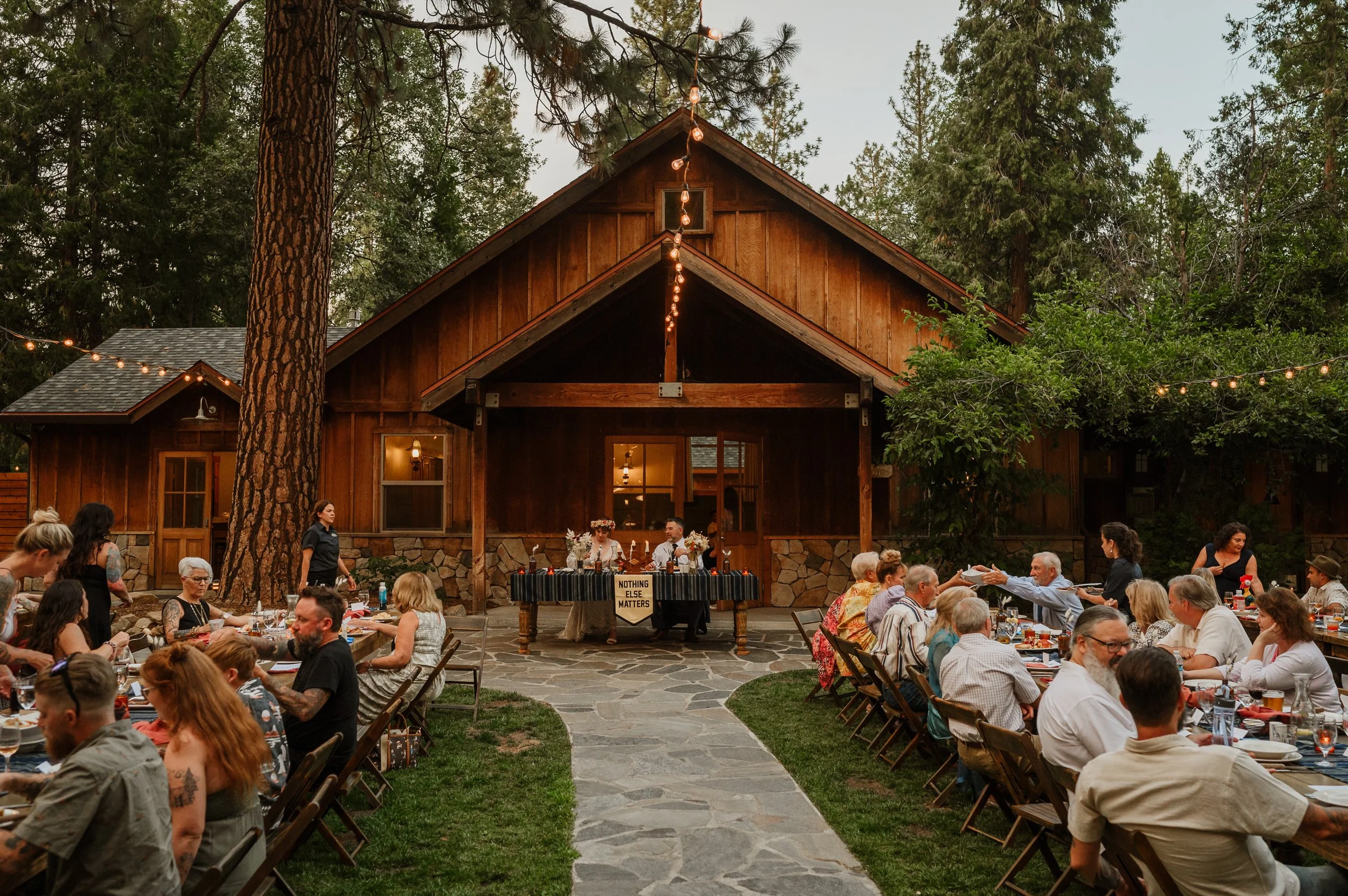 122-evergreen-lodge-yosemite-wedding-vivianchen-726.jpg