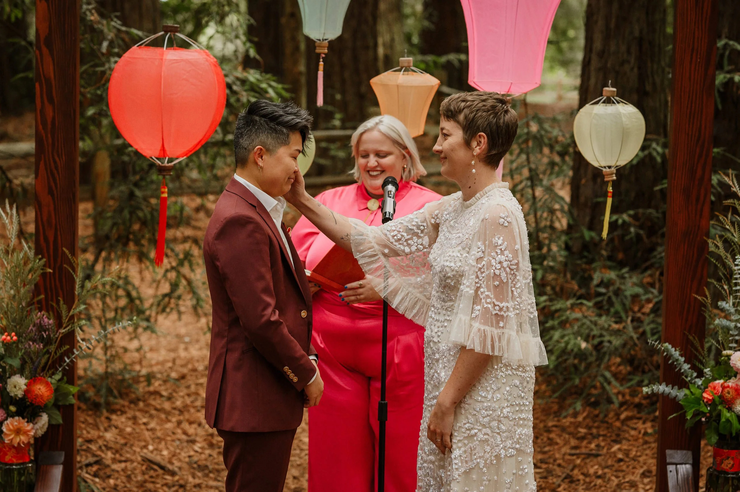 042-roberts-redwood-regional-park-good-stock-oakland-wedding-vivianchen-366.jpg