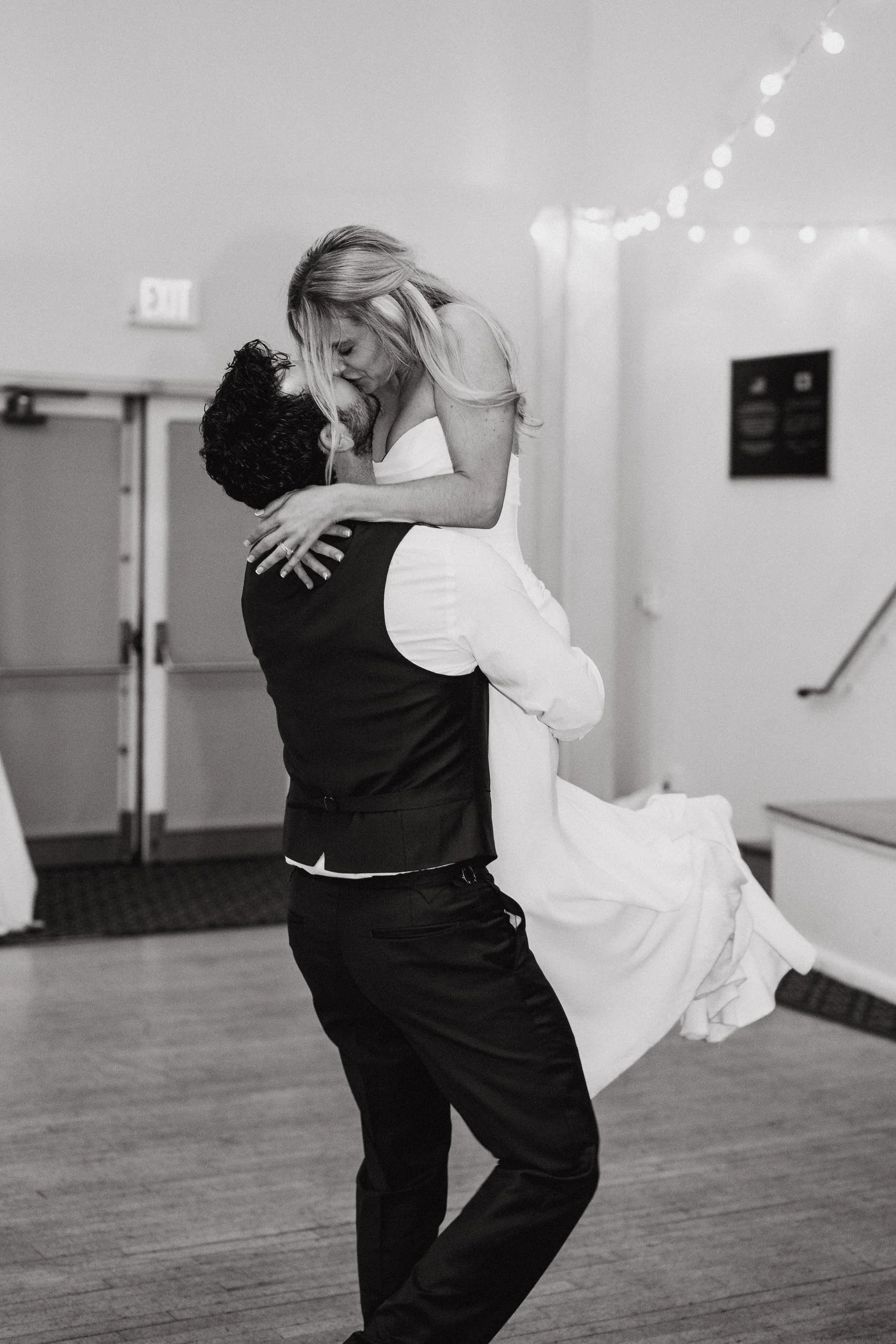 084-golden-gate-club-wedding-vivianchen-749.jpg