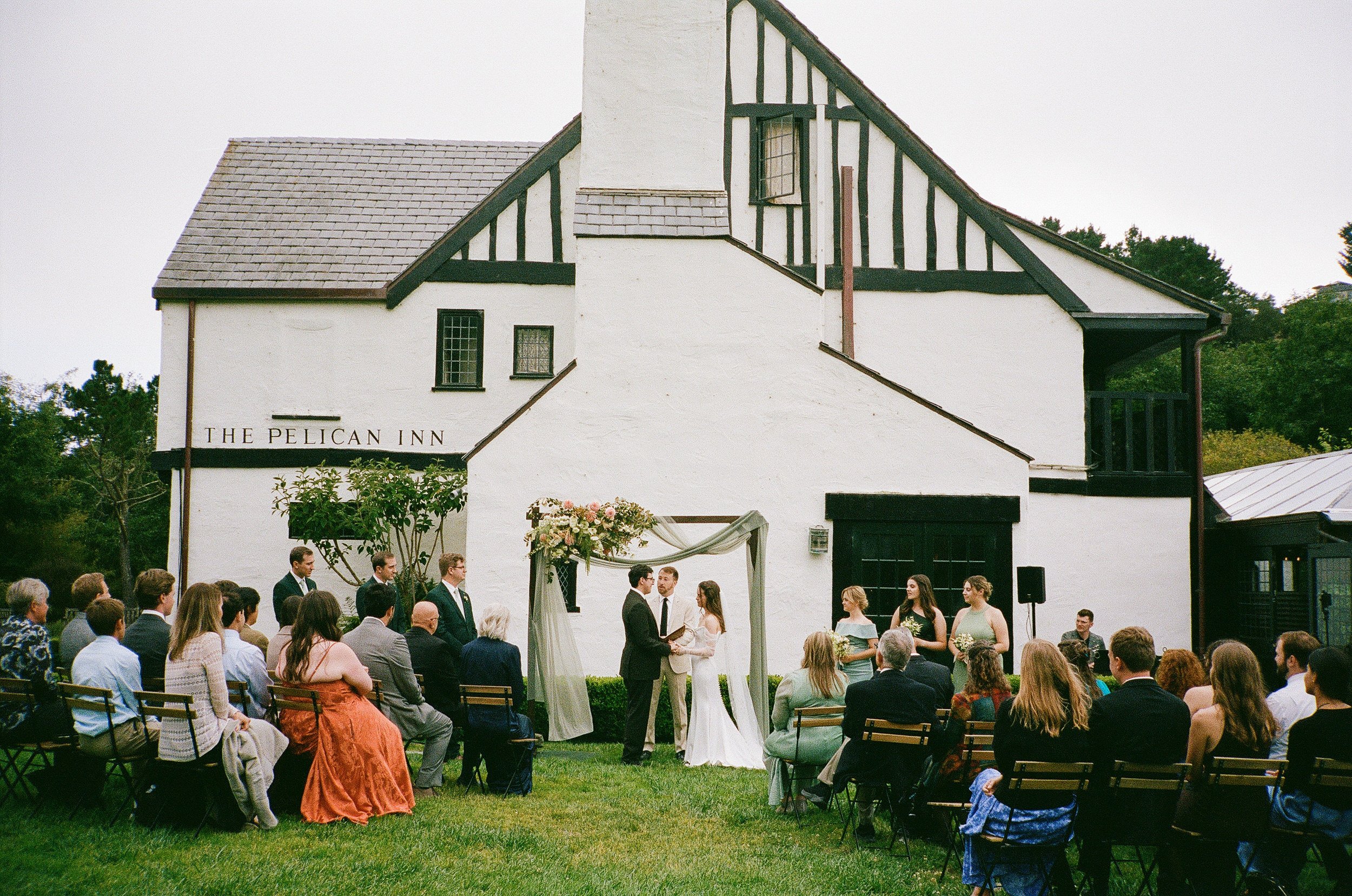 024-pelican-inn-muir-beach-film-wedding-erinpradoVCP-593.jpg
