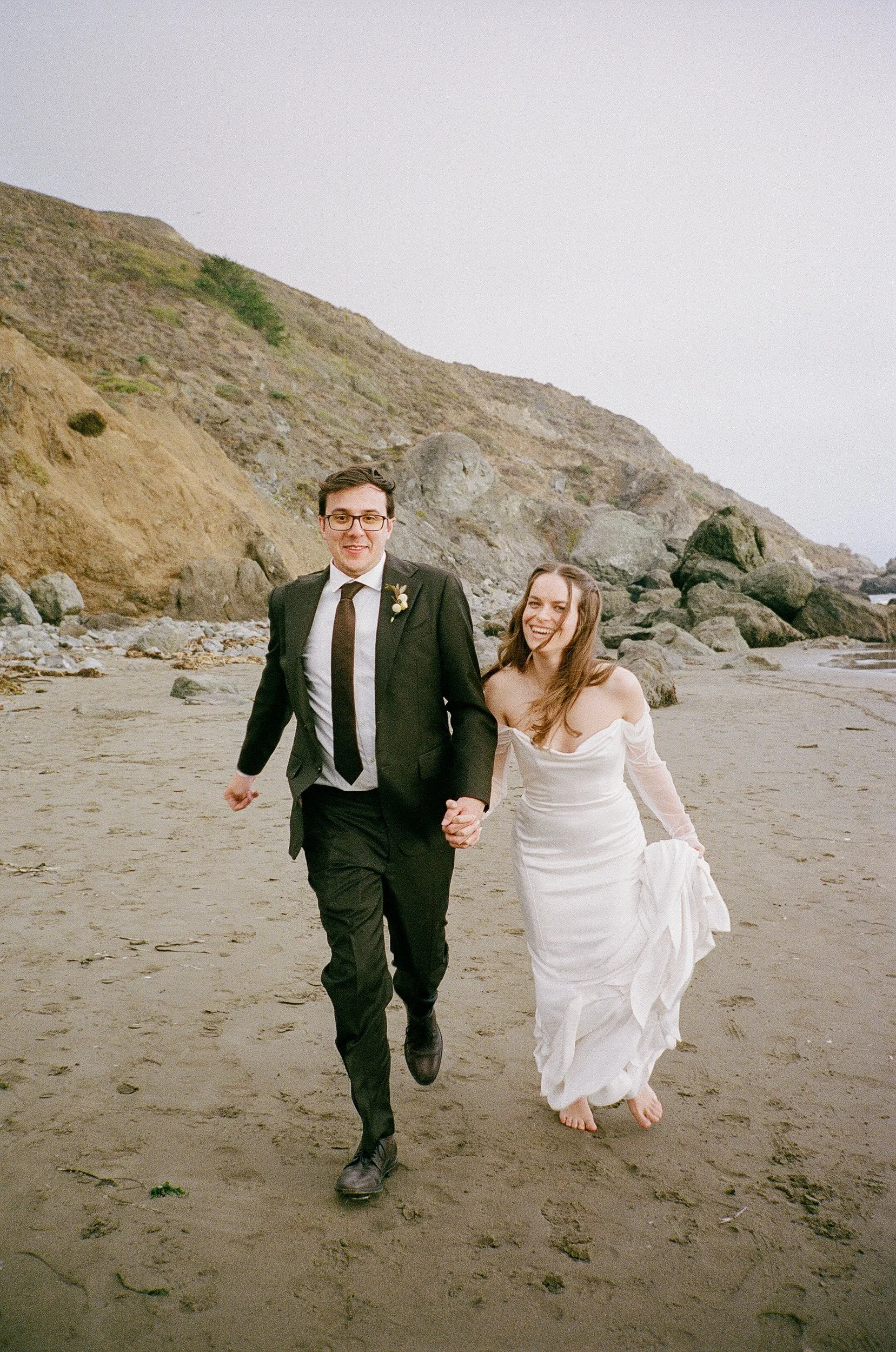 027-pelican-inn-muir-beach-film-wedding-erinpradoVCP-603.jpg