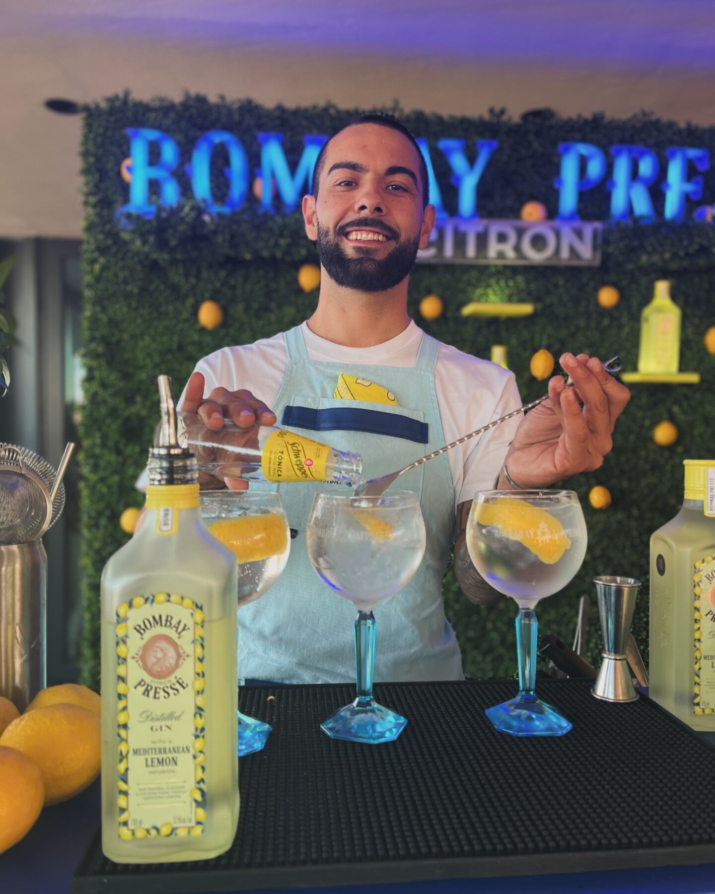 Even on a Tuesday after April Fools&rsquo;, we&rsquo;re not kidding about our love for lemons! Embracing the tangy vibes with Bombay&rsquo;s presse citron. 🍋🍸
.
.
.
.