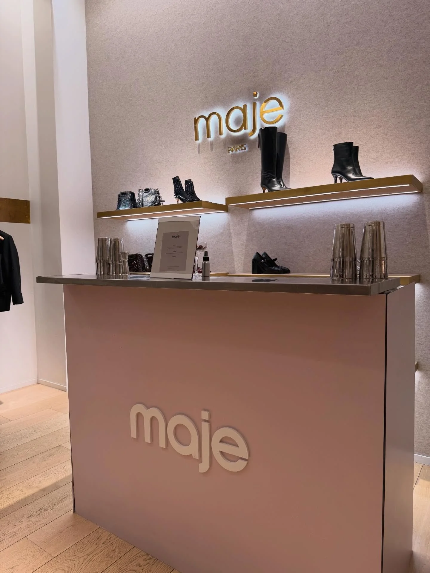 EVENTING x MAJE PARIS 

It was a pleasure to toast with style at @majeparis store in Lisbon.

Sant&eacute;!