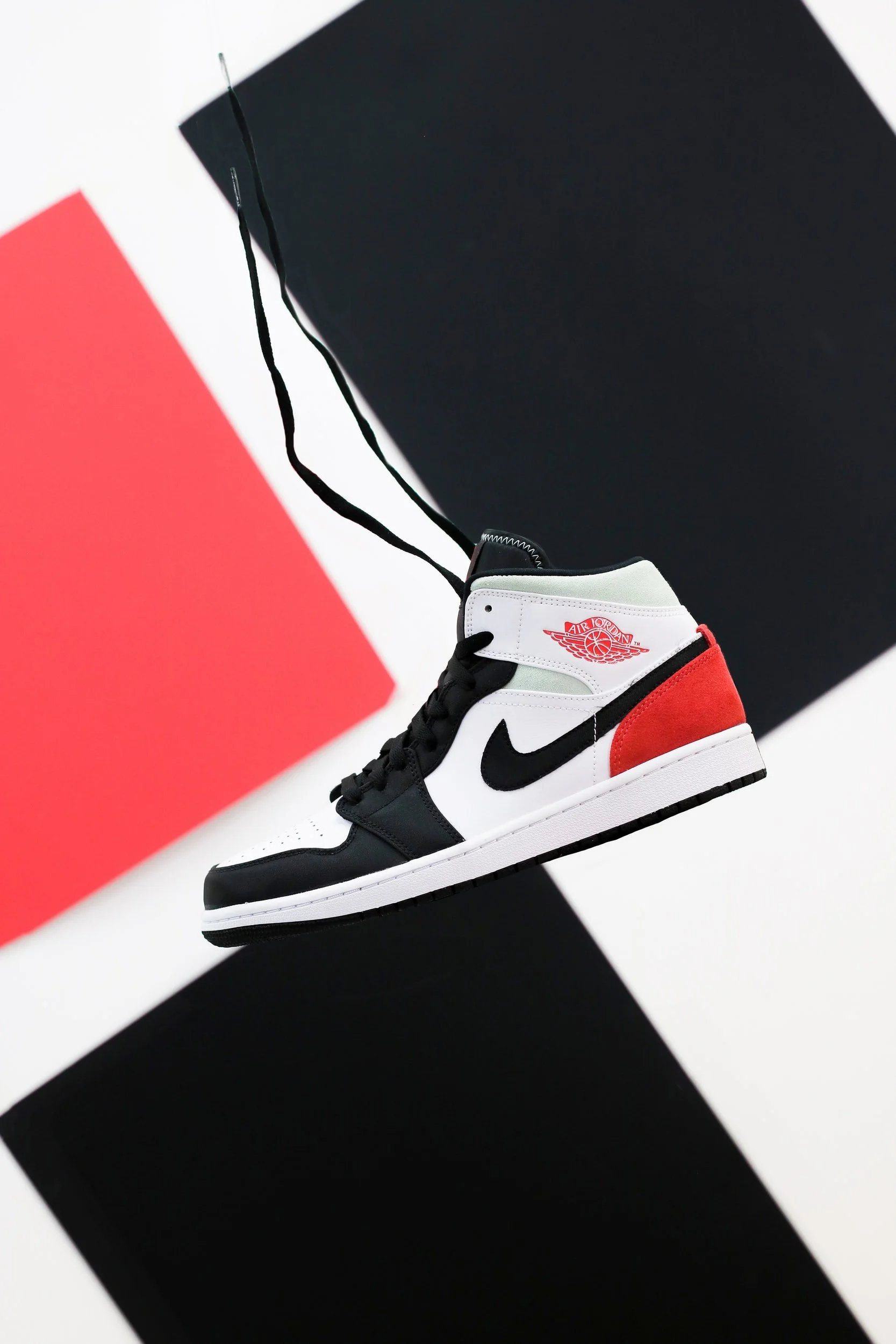 Swoosh (NKE Earnings)