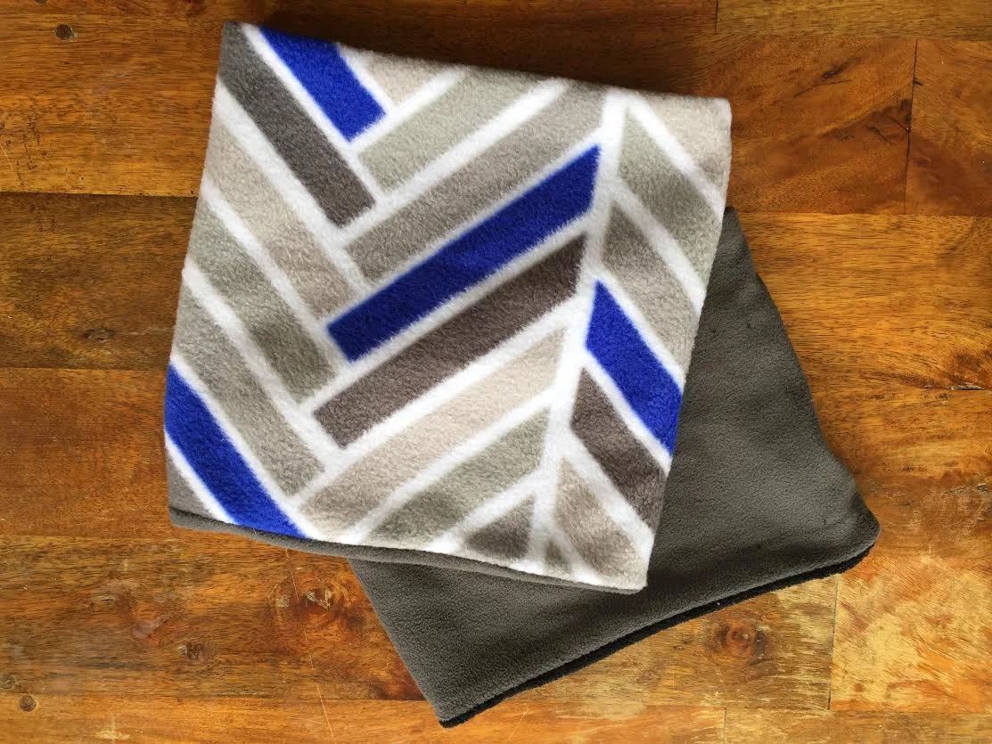 129 grey and blue neck warmer.jpg