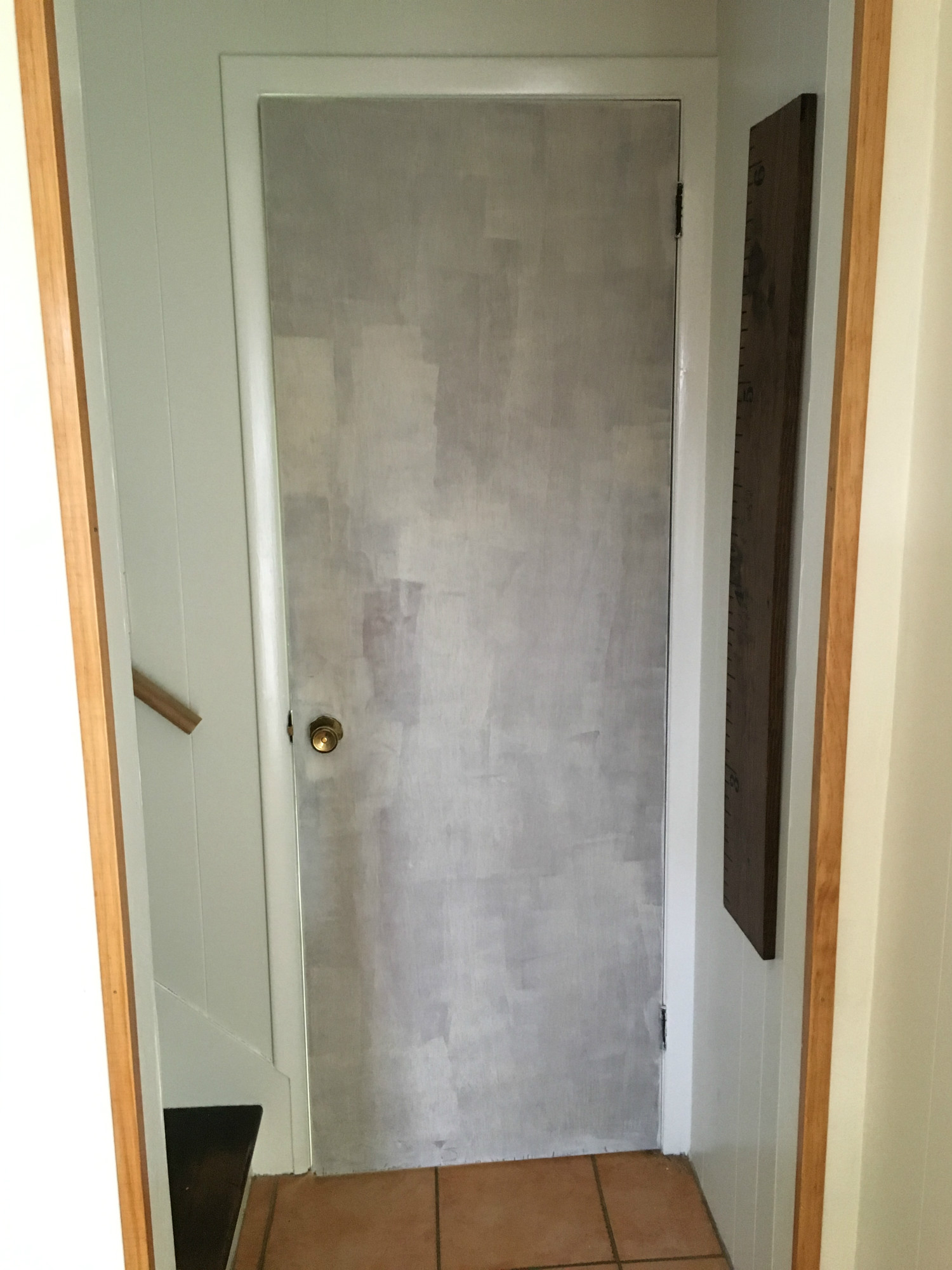 A DIY makeover of five (!!!!) doors at once! How to make old hollow-core doors clean and bright with paint and trim, from danielle and co.