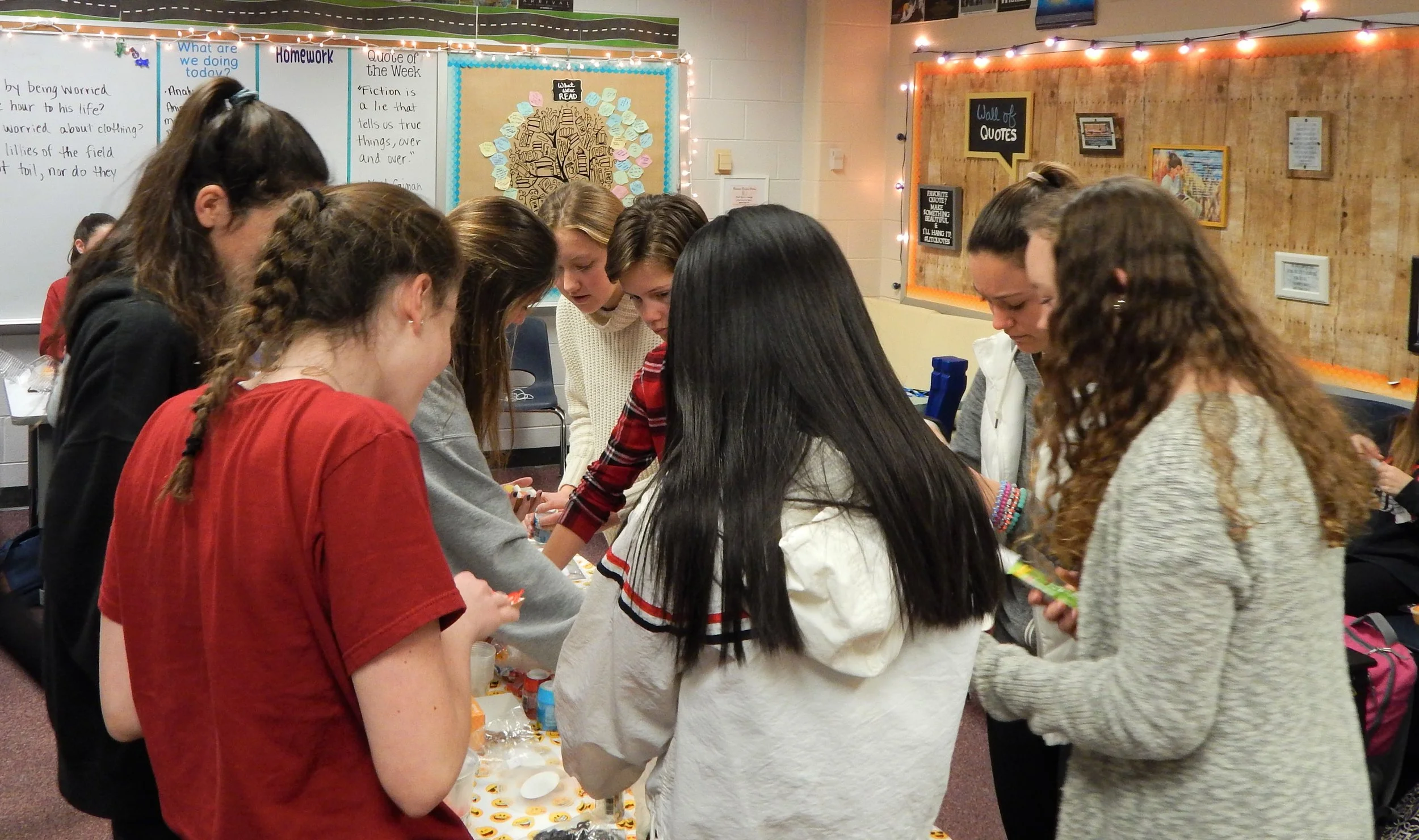 HHHS 12-11 Cupcake Party 11.jpg