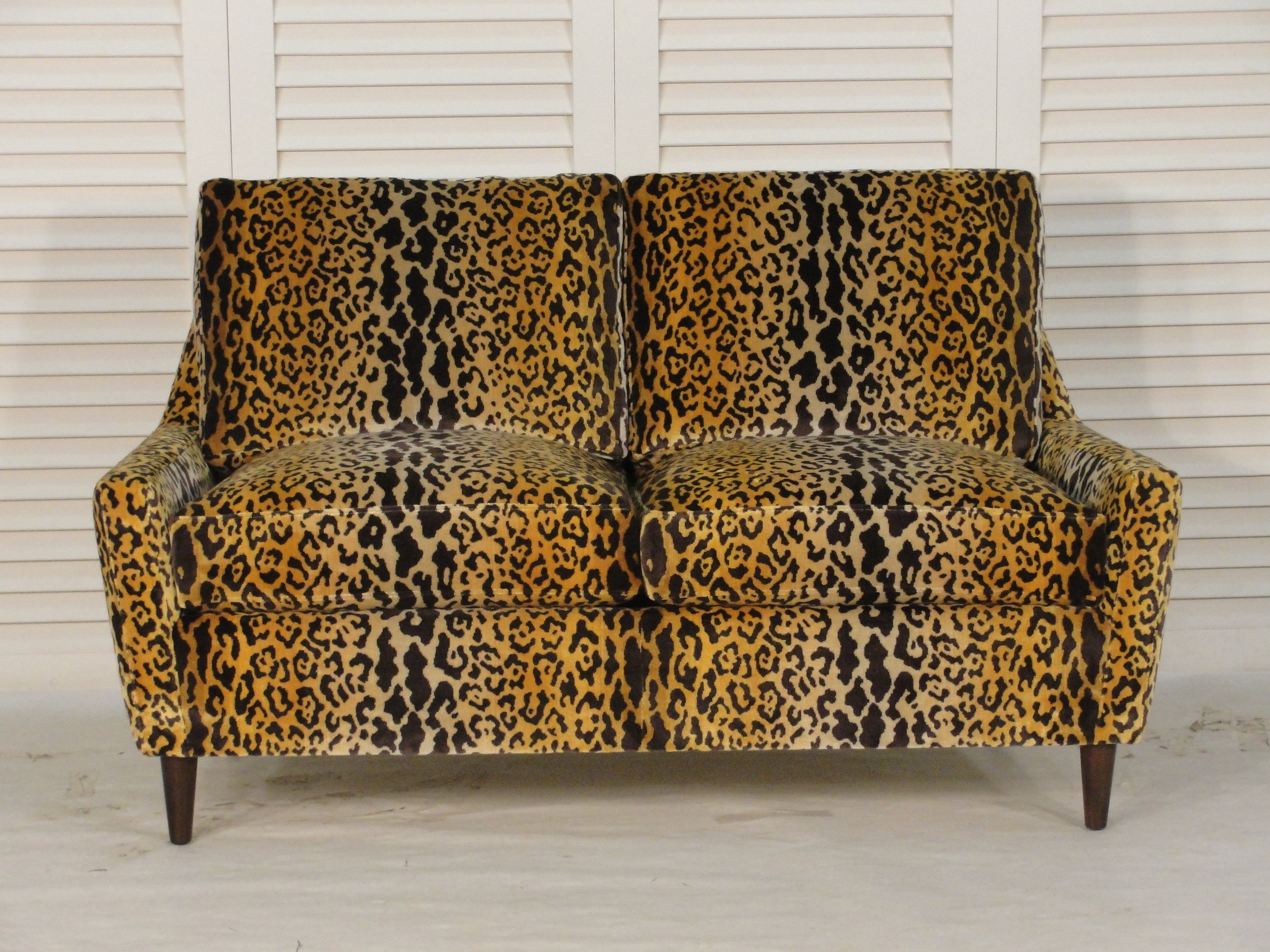 Leopard print Settee