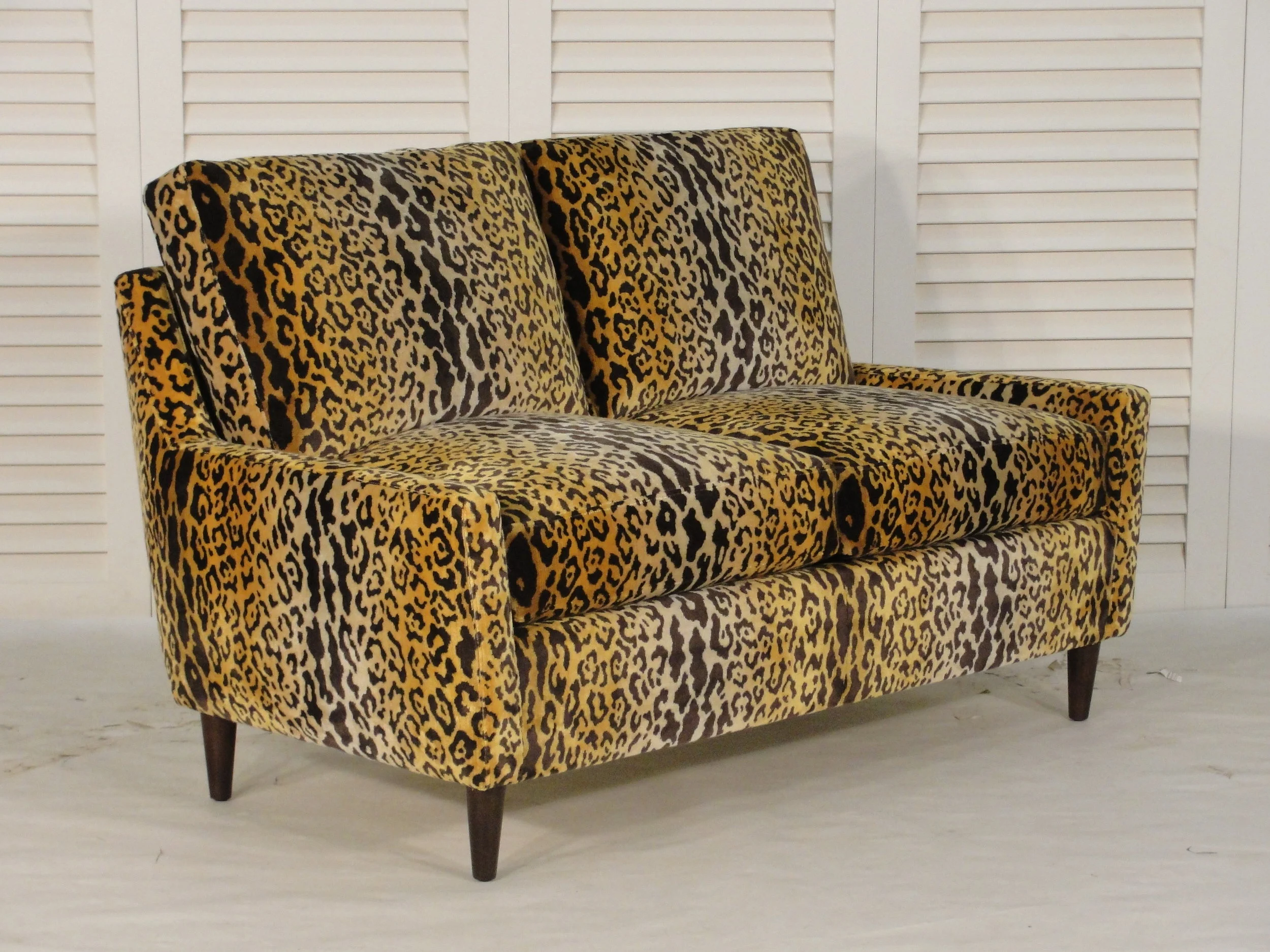 Leopard print Settee
