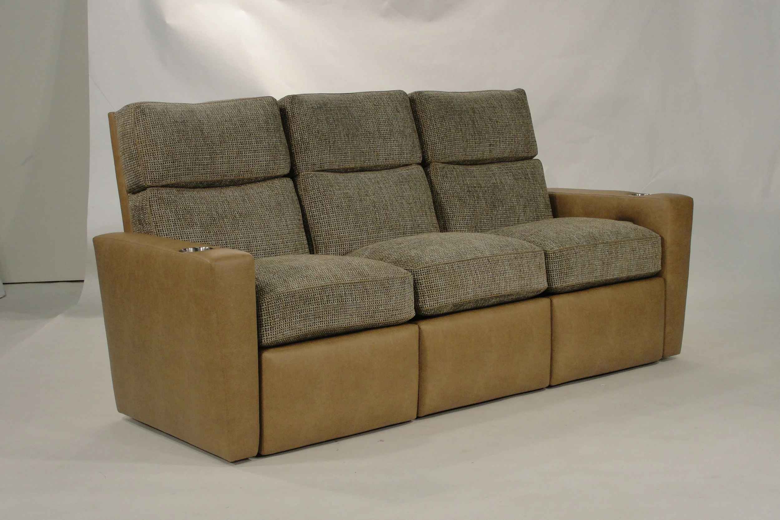 RECLINERS (136).JPG