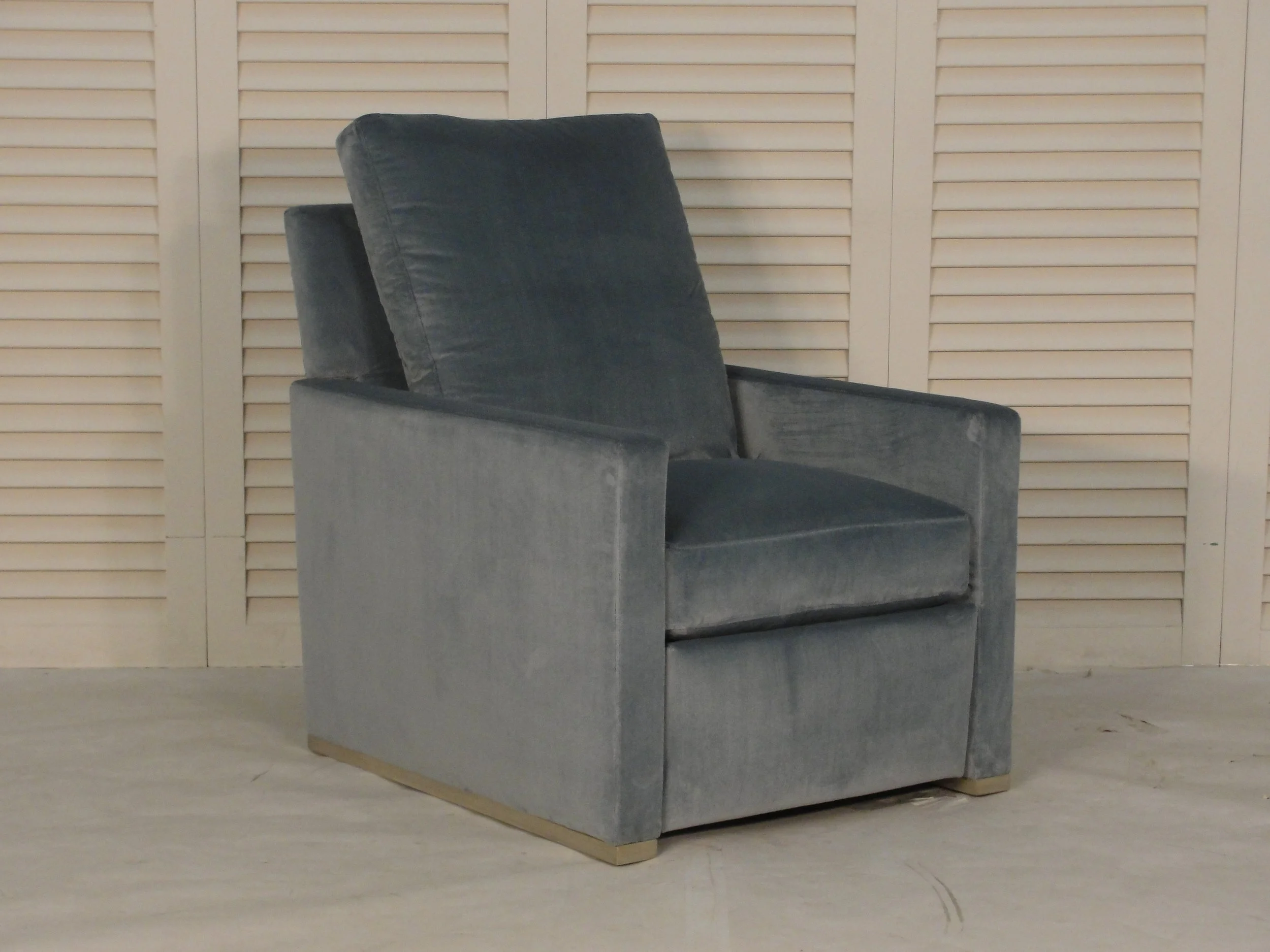 RECLINERS (84).JPG