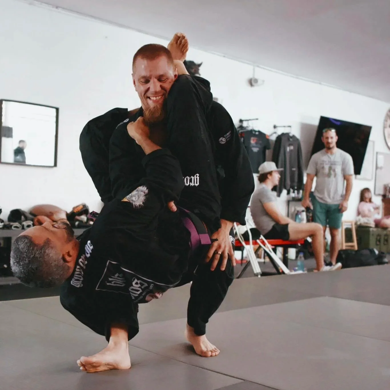 Jiu-jitsu grappling in kimono