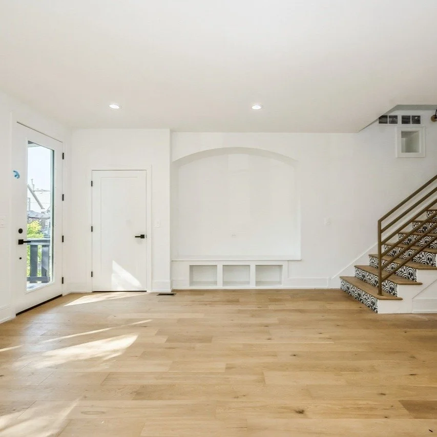 Sunny and simply perfect. #pavlovcikarchitecture#Chicago#architecture#architect#design