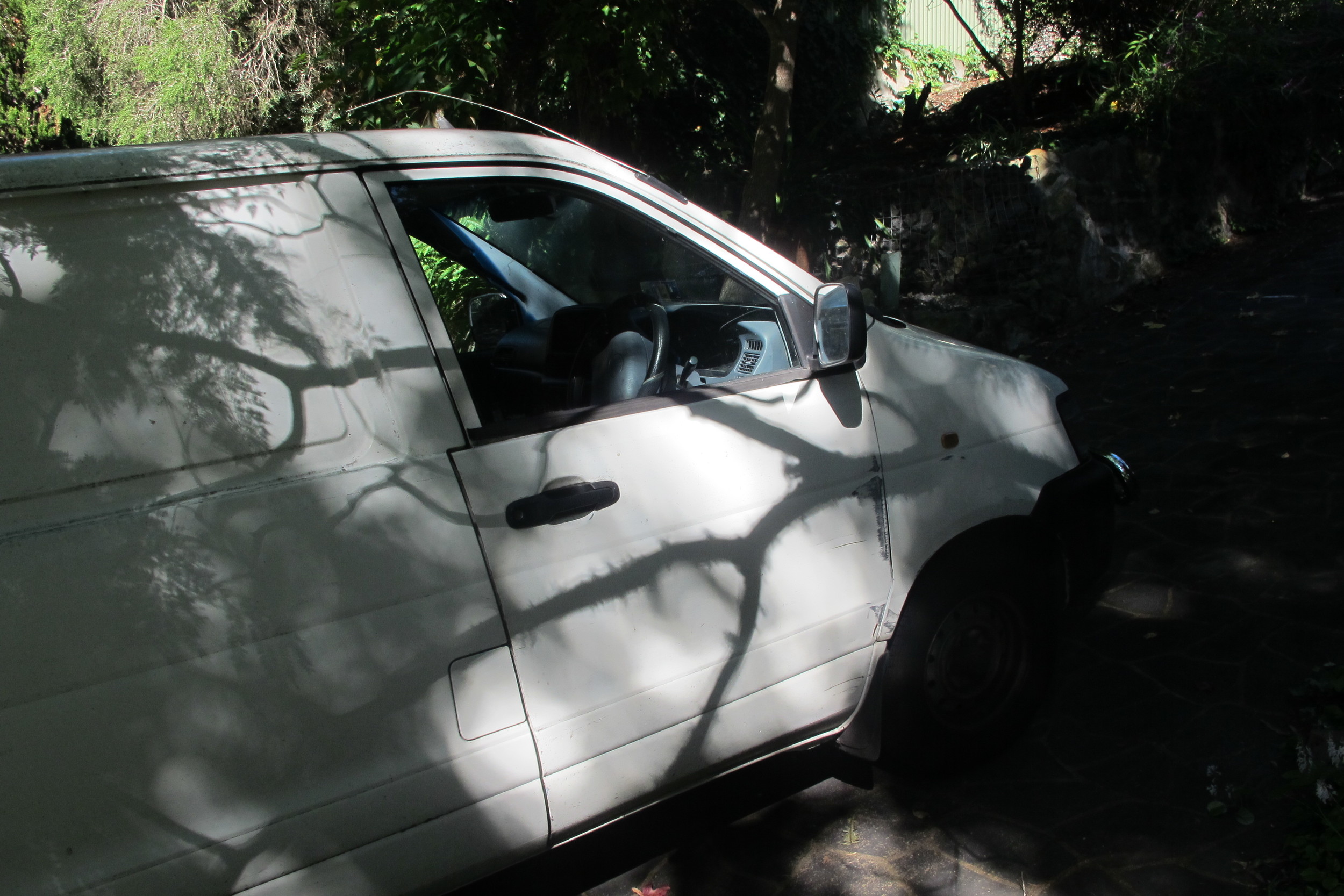 See, it's a nice little white panel van, not creepy at all
