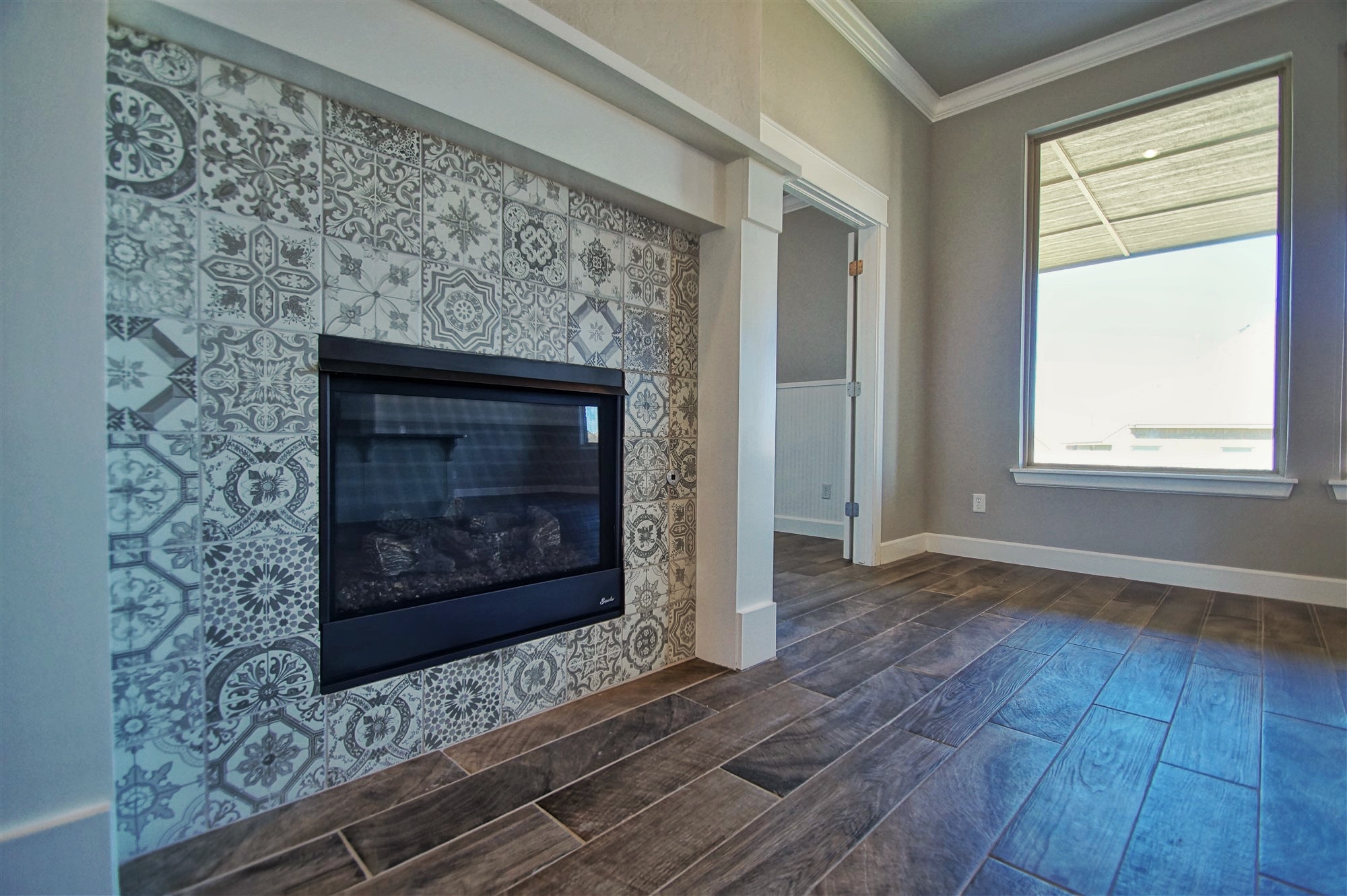 7 - Fireplace.jpg