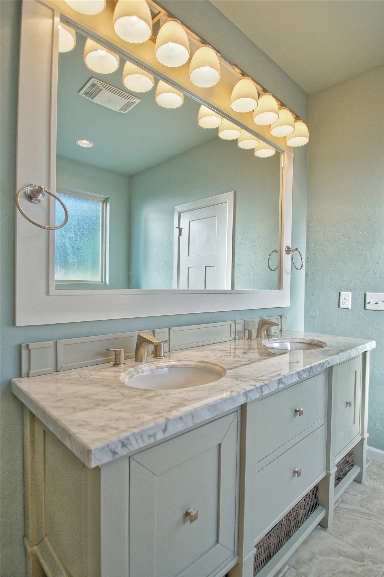 7 - Master bath.jpg