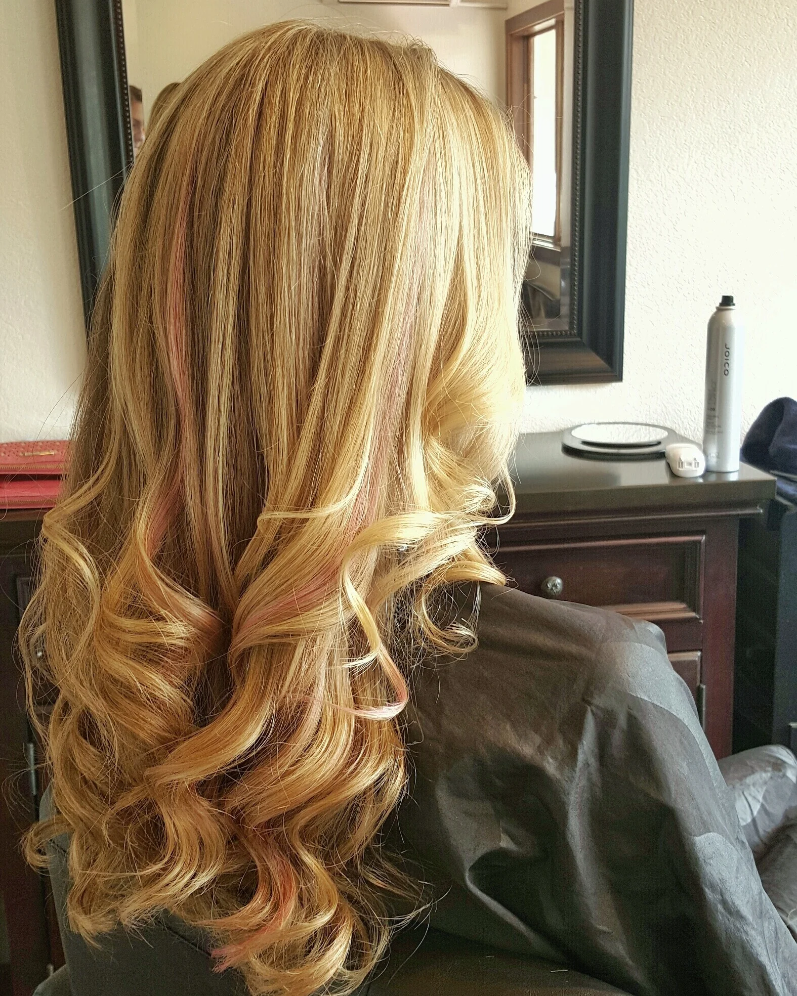 Highlights with a touch of pink
