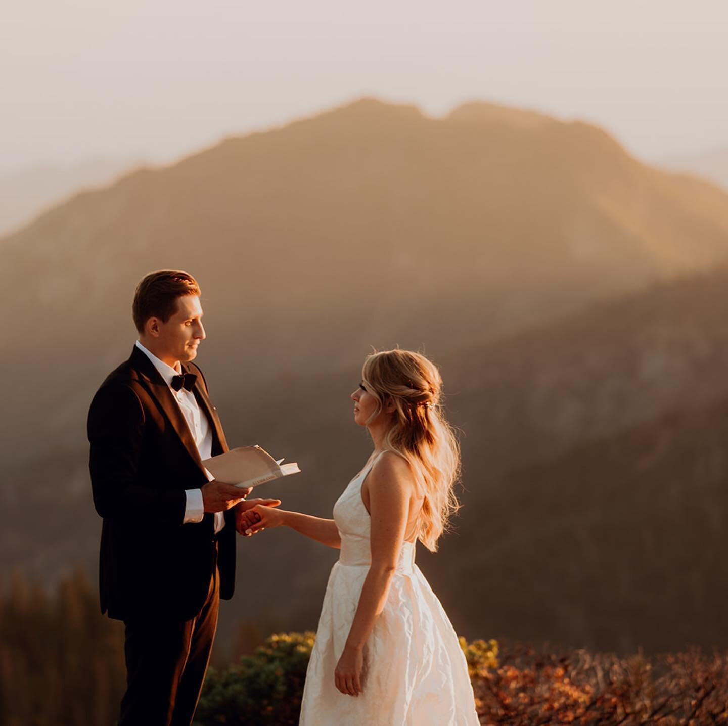 Sunset cliffside wedding vows.... thoughts? 😻😻😻