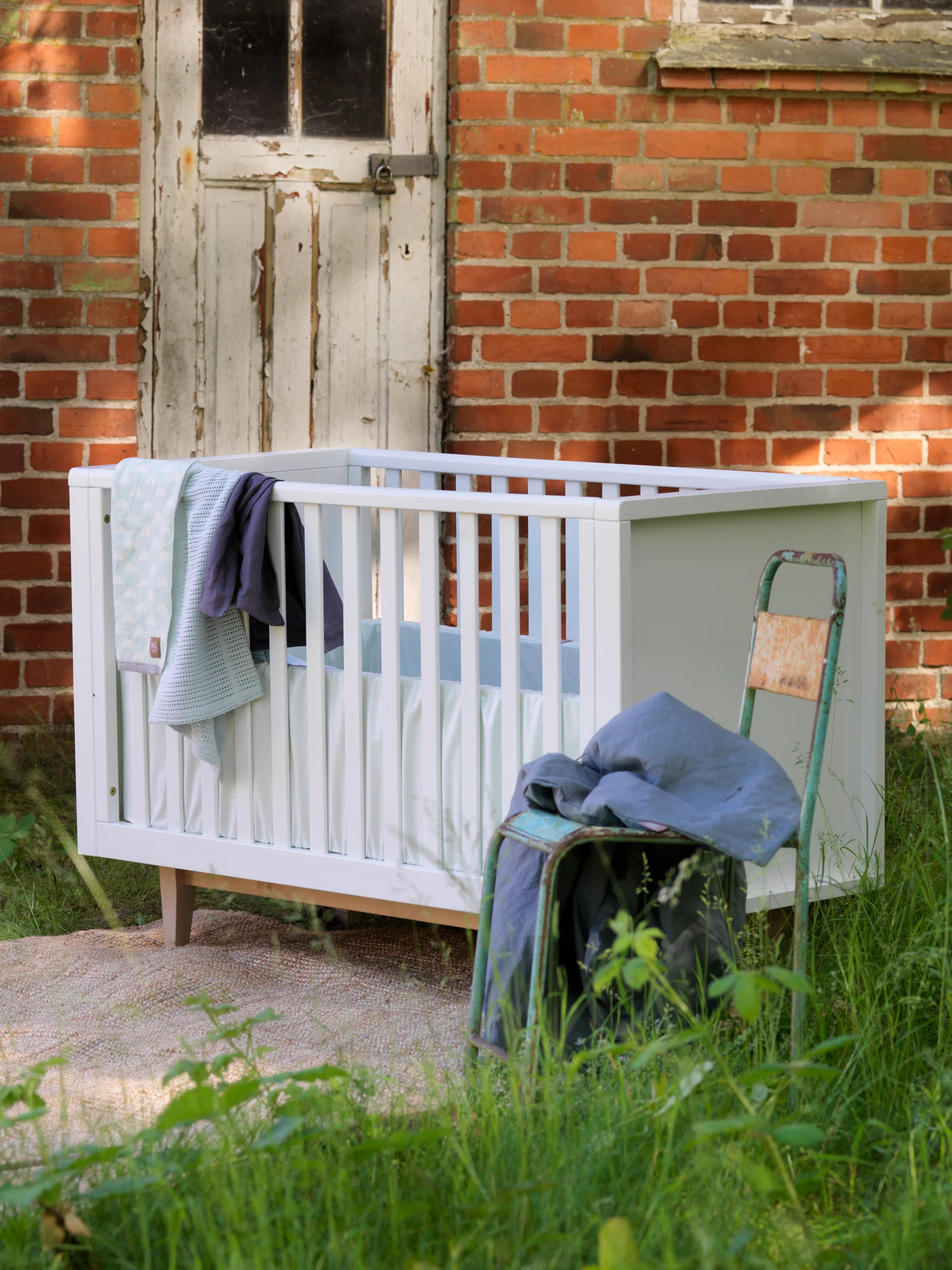 troll cot bed