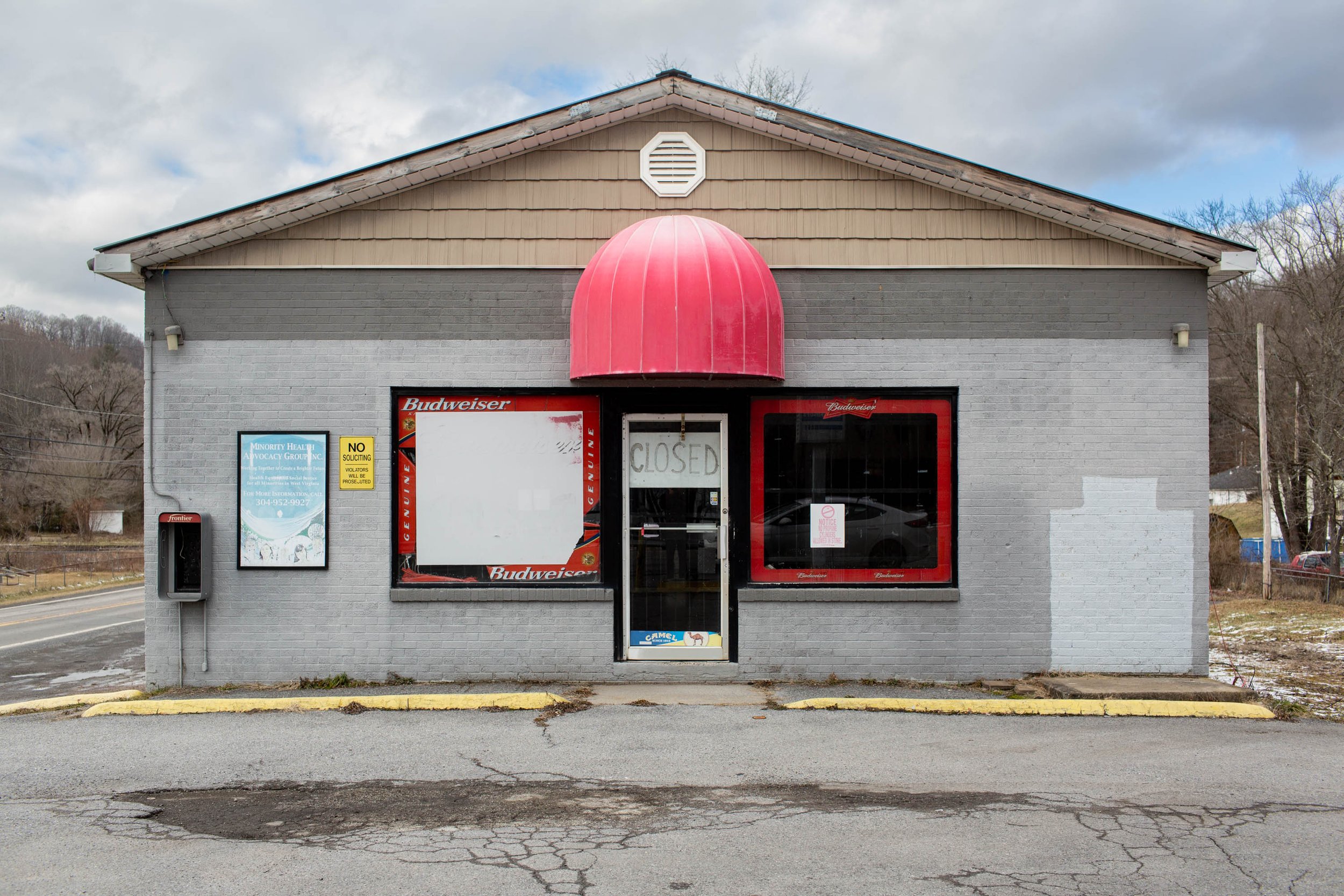  A closed-down petrol station. Coalwood, West Virginia, January 2019. 