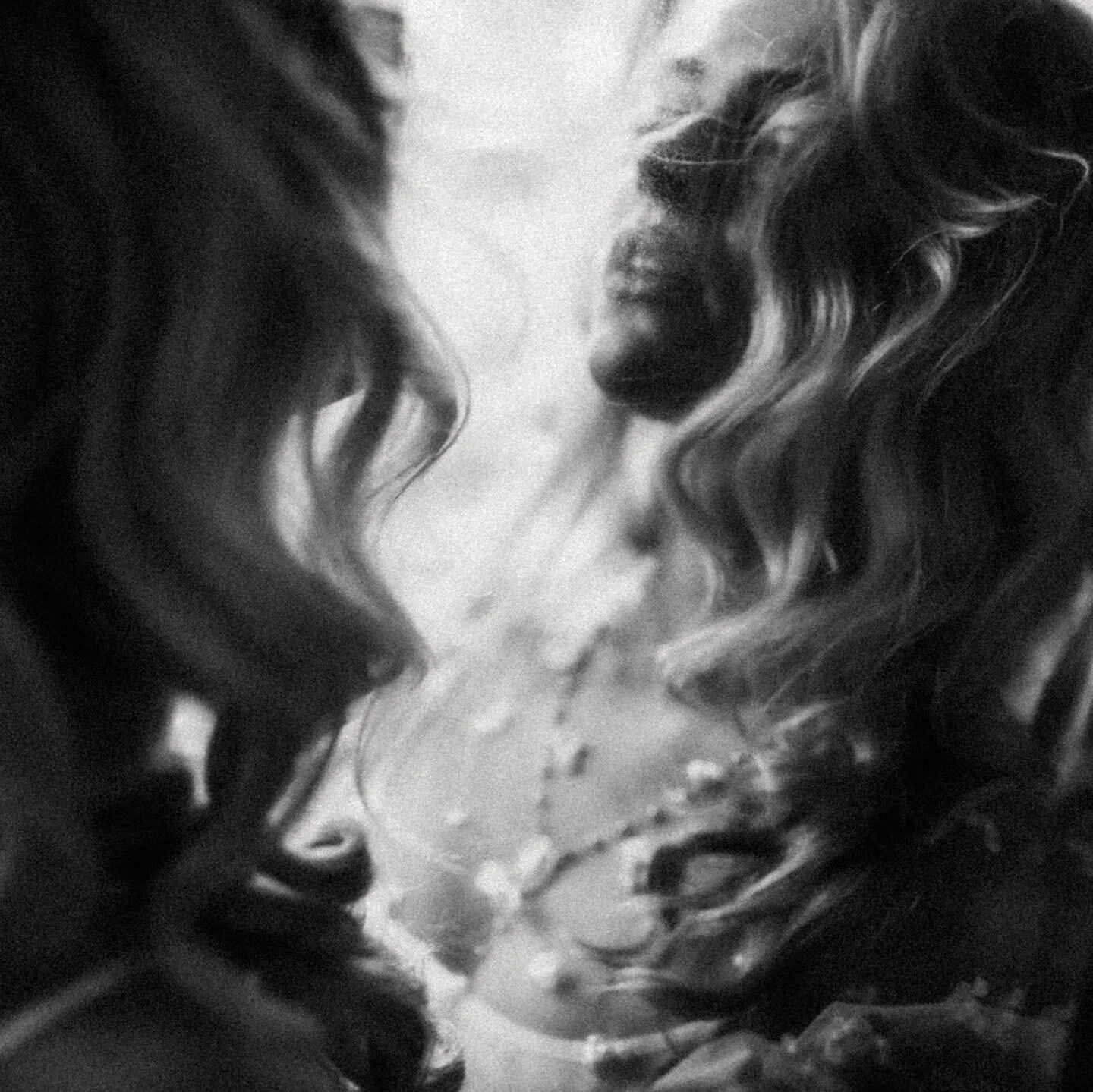 Gister de beelden van deze knappe dame gedeeld op mijn stories. Heel benieuwd welke foto jullie het mooist vinden? Het blijft overigens zo speciaal als je het volledige vertrouwen krijgen van iemand om dit soort portretten te maken! Mijn ARTISTIC YOU