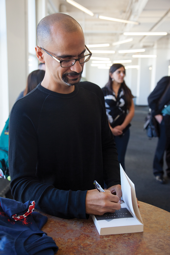 409769fcac310a3e-cmp_091712_junotdiaz_csanchez01.jpg