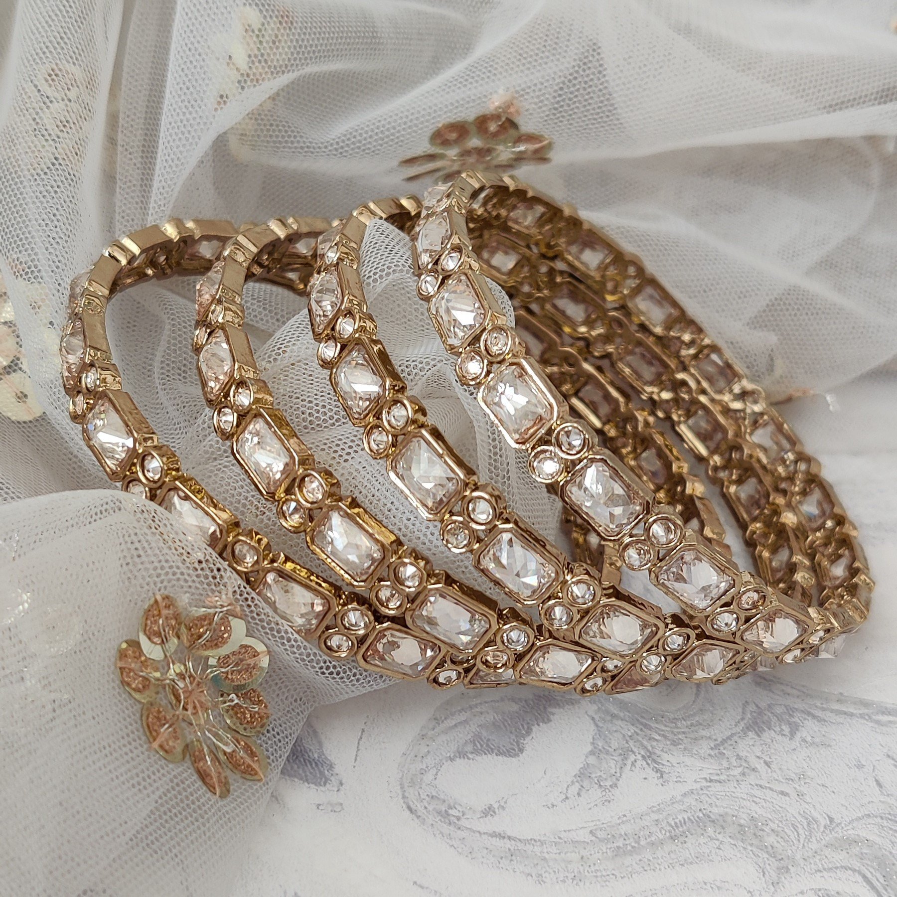 Set of 4 Antique Gold 'ROMISHA' Kangan Bangles