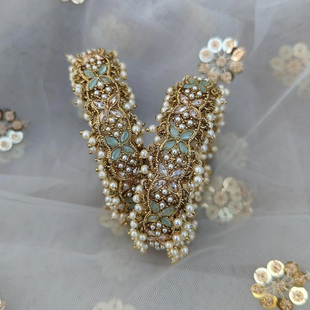 Pair of Mint Antique Gold Pearl Cluster 'NISHAANI' Polki Crystal Kangan Bangles