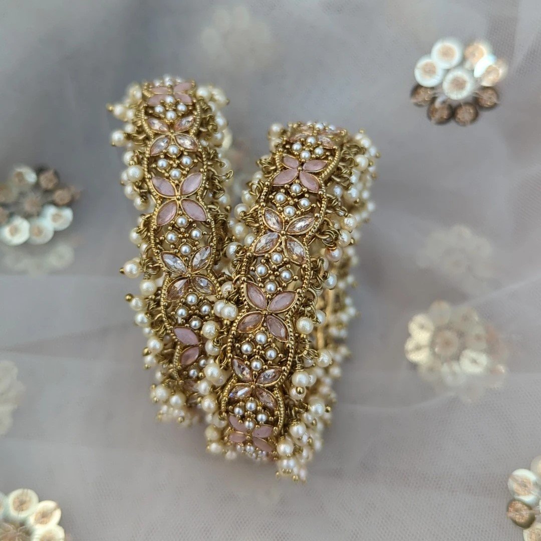 Pair of Baby Pink Antique Gold Pearl Cluster 'NISHAANI' Polki Crystal Kangan Bangles