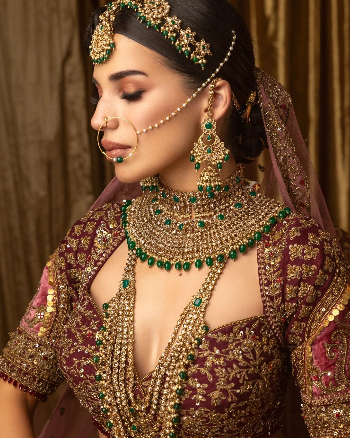 Green antique gold polki crystal bridal set &hearts;️
Also available in plain gold. 
All additional accessories are available with all our bridal sets. Just choose which additional pieces you'd like.

2024 Bridal Collection &hearts;️

Photographer: @