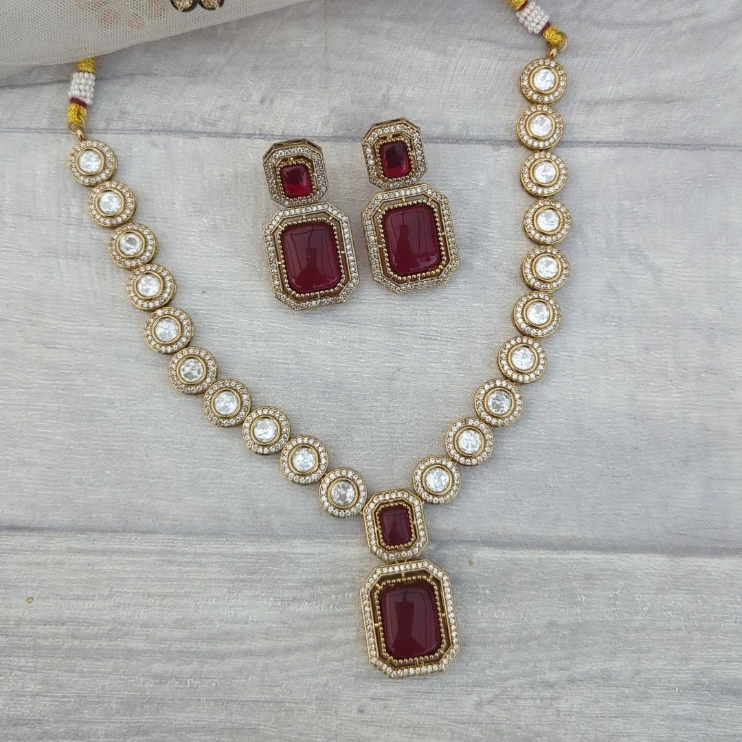 Maroon Gold Silver Simple Cubic Zirconia & Moissanite Necklace Set